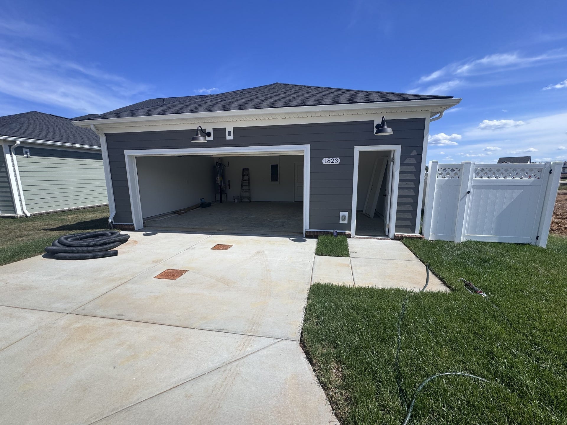 1823 Flatwaters St, Spring Hill, TN 37174 1823 Flatwaters St, Spring Hill, TN 37174