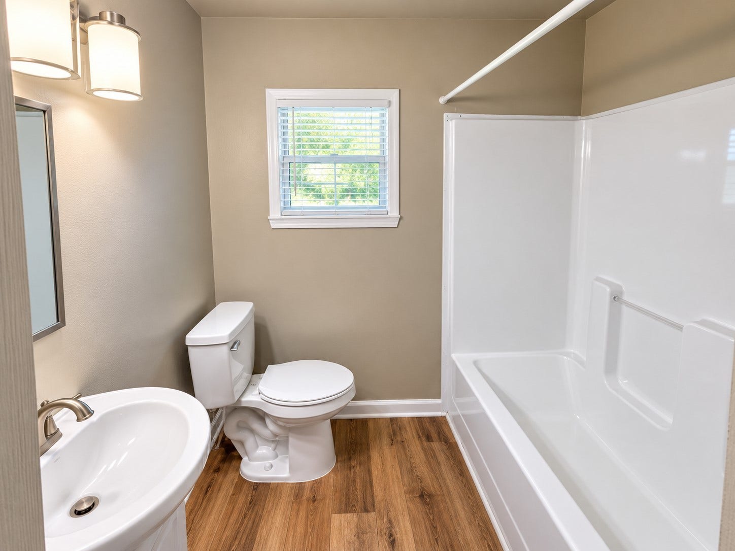 441 E Deaderick St, Jackson, TN 38301 441 E Deaderick St, Jackson, TN 38301