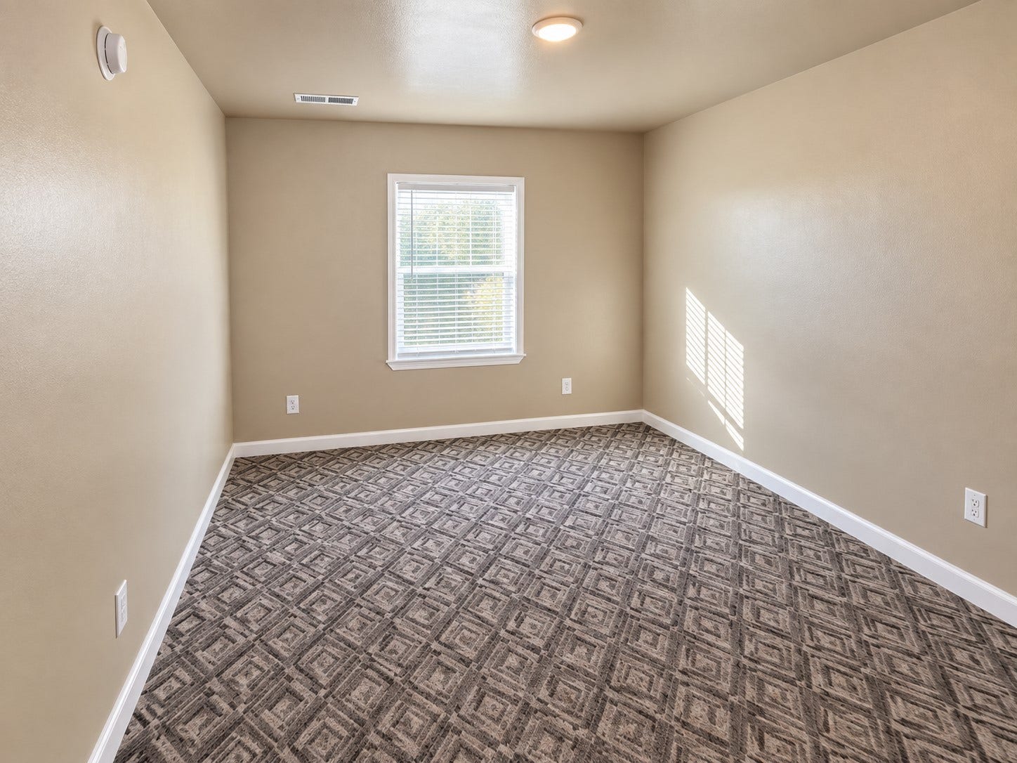 441 E Deaderick St, Jackson, TN 38301 441 E Deaderick St, Jackson, TN 38301