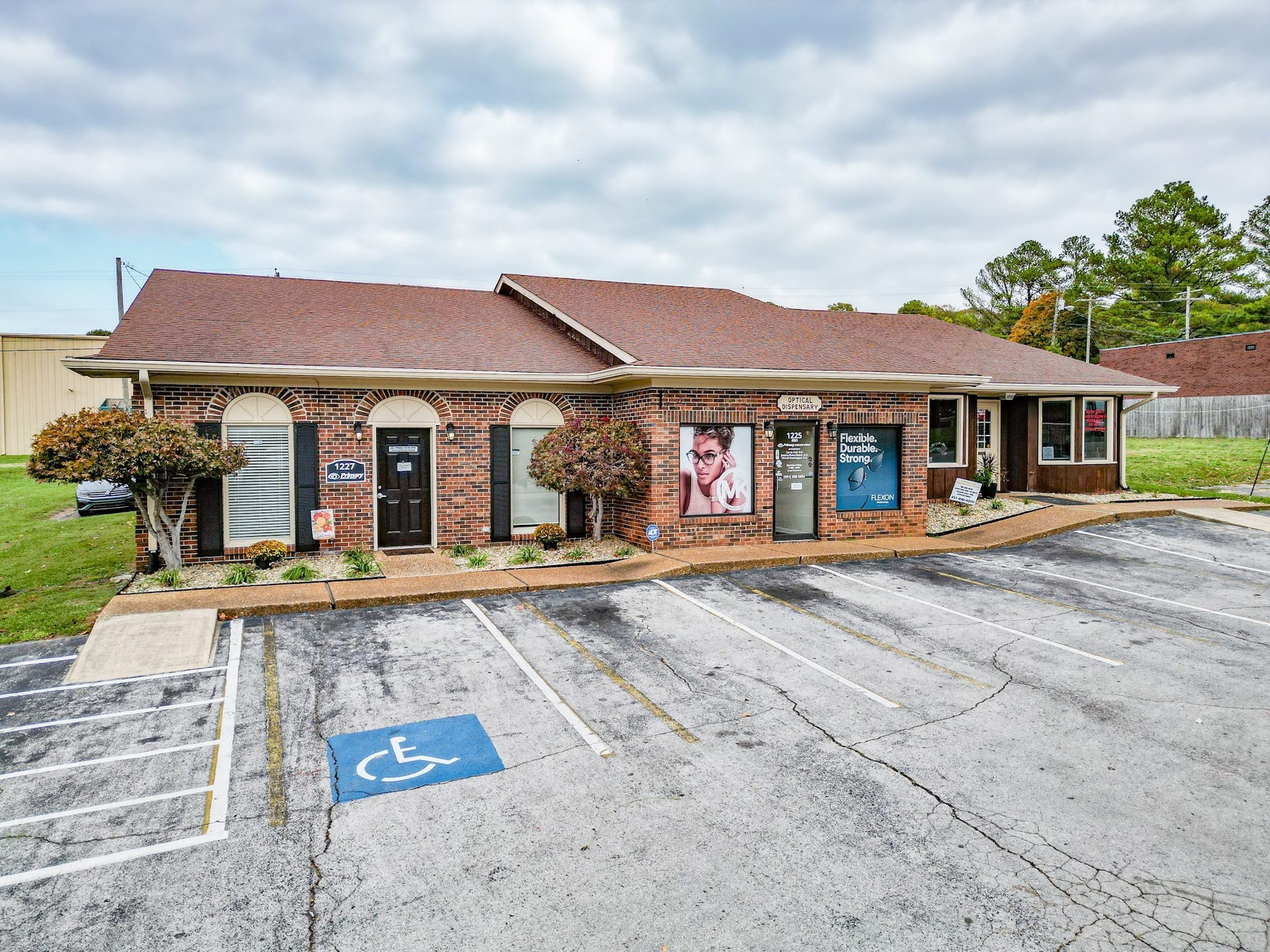 1223 Hatcher Ln, Columbia, TN 38401 1223 Hatcher Ln, Columbia, TN 38401