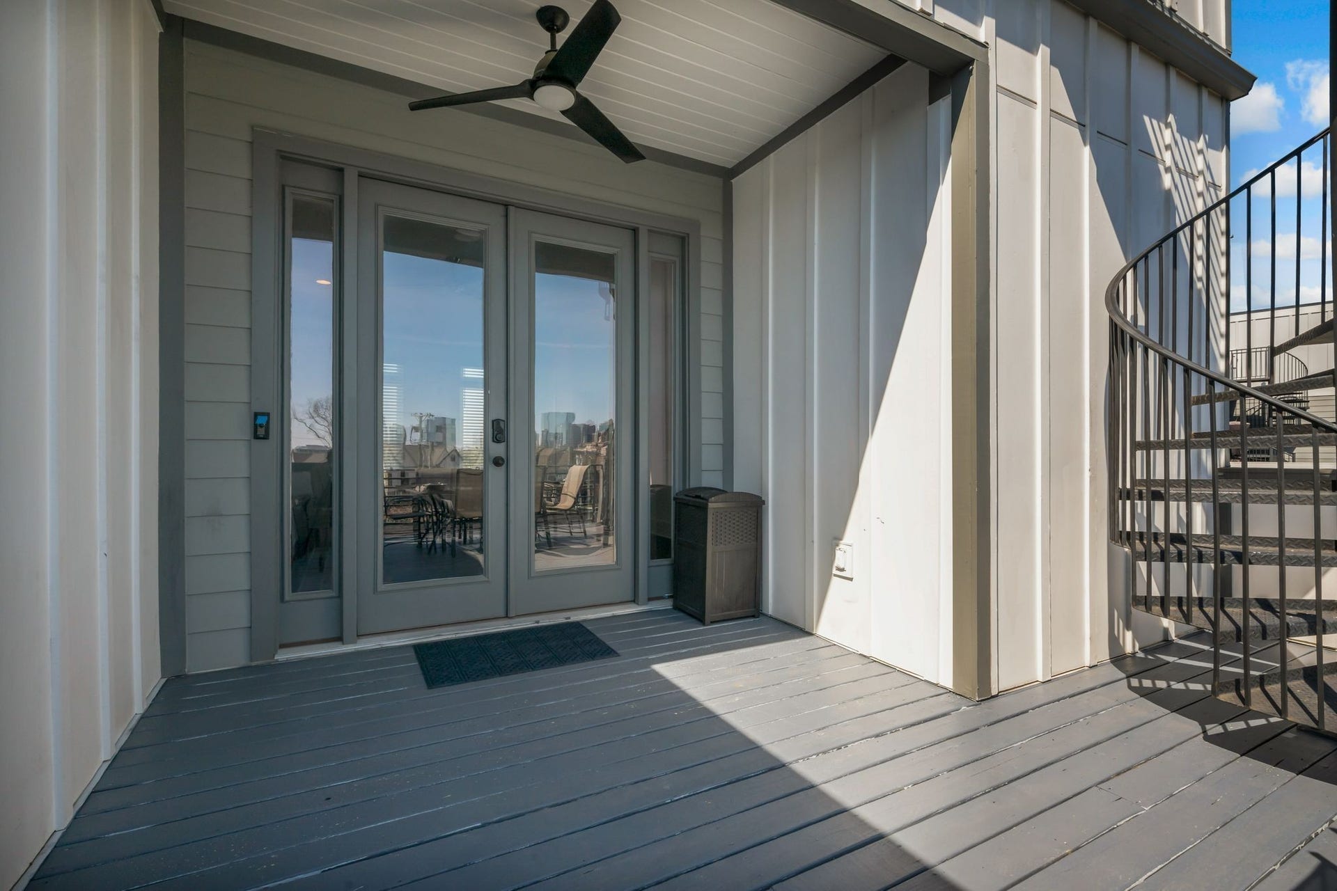 Fun zone for grilling and rooftop drinks or transform it into a sophisticated setting for an al fresco dining experience or head up the spiral staircase for your 360 view of downtown and Germantown.
