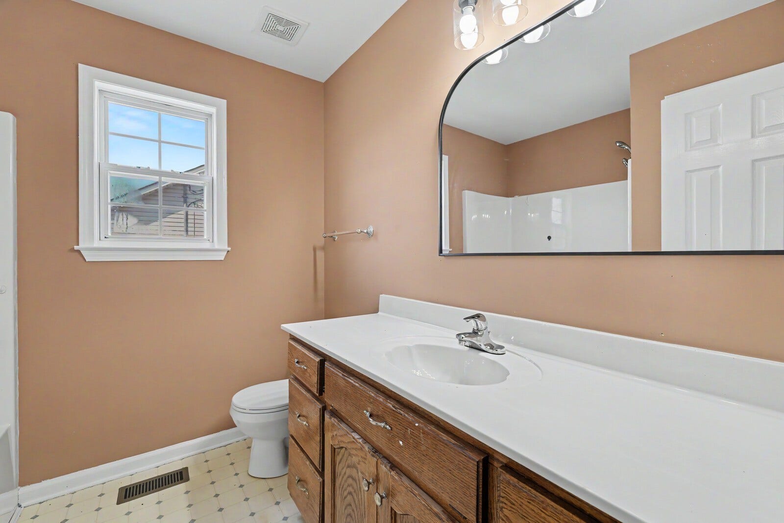 1612 London Dr, Columbia, TN 38401 1612 London Dr, Columbia, TN 38401