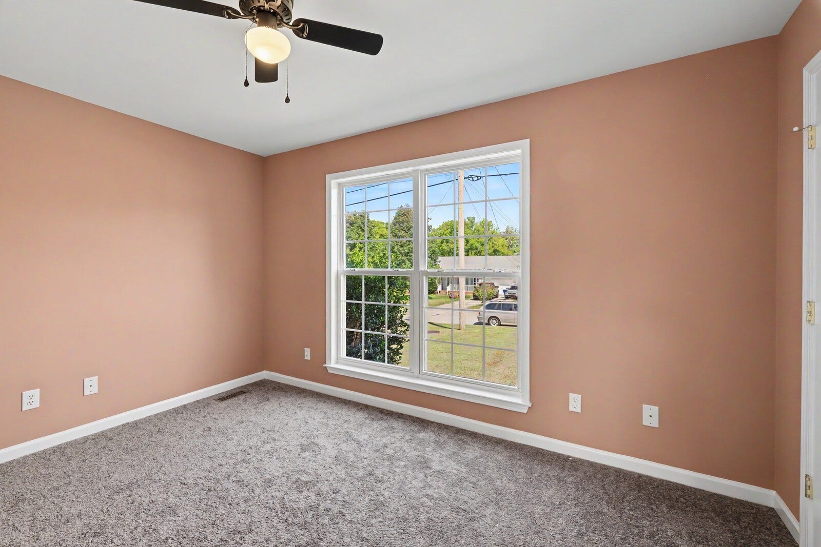 1612 London Dr, Columbia, TN 38401 1612 London Dr, Columbia, TN 38401