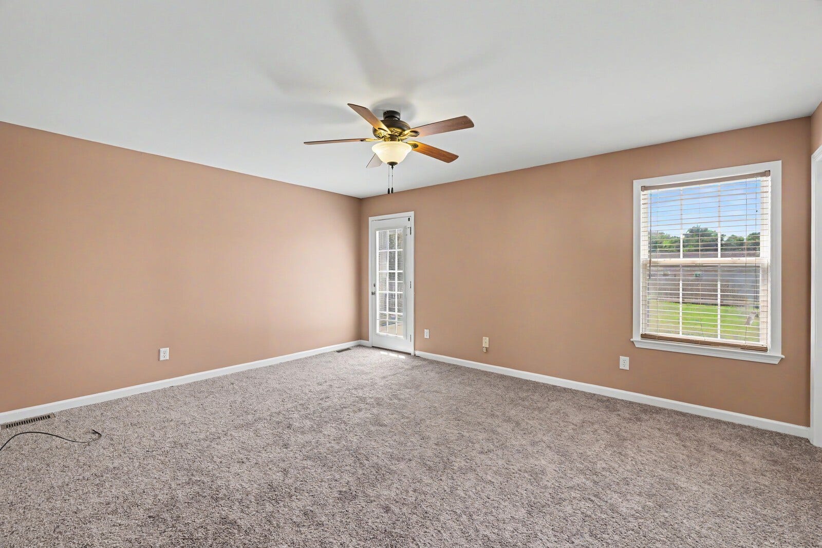 1612 London Dr, Columbia, TN 38401 1612 London Dr, Columbia, TN 38401