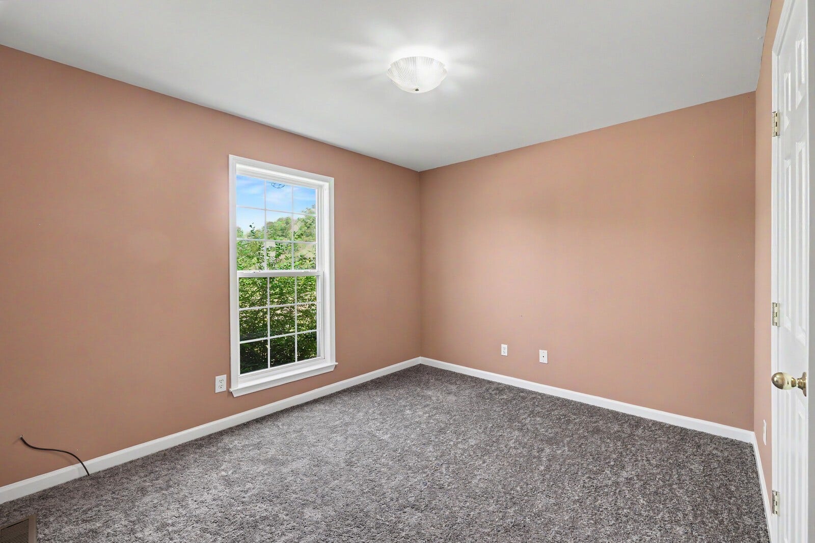 1612 London Dr, Columbia, TN 38401 1612 London Dr, Columbia, TN 38401