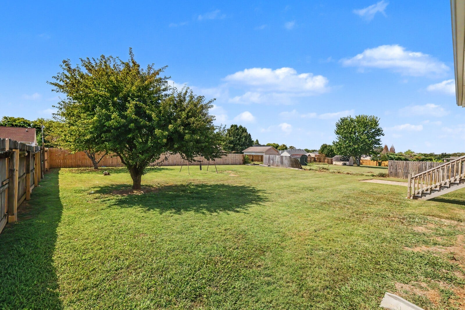 1612 London Dr, Columbia, TN 38401 1612 London Dr, Columbia, TN 38401