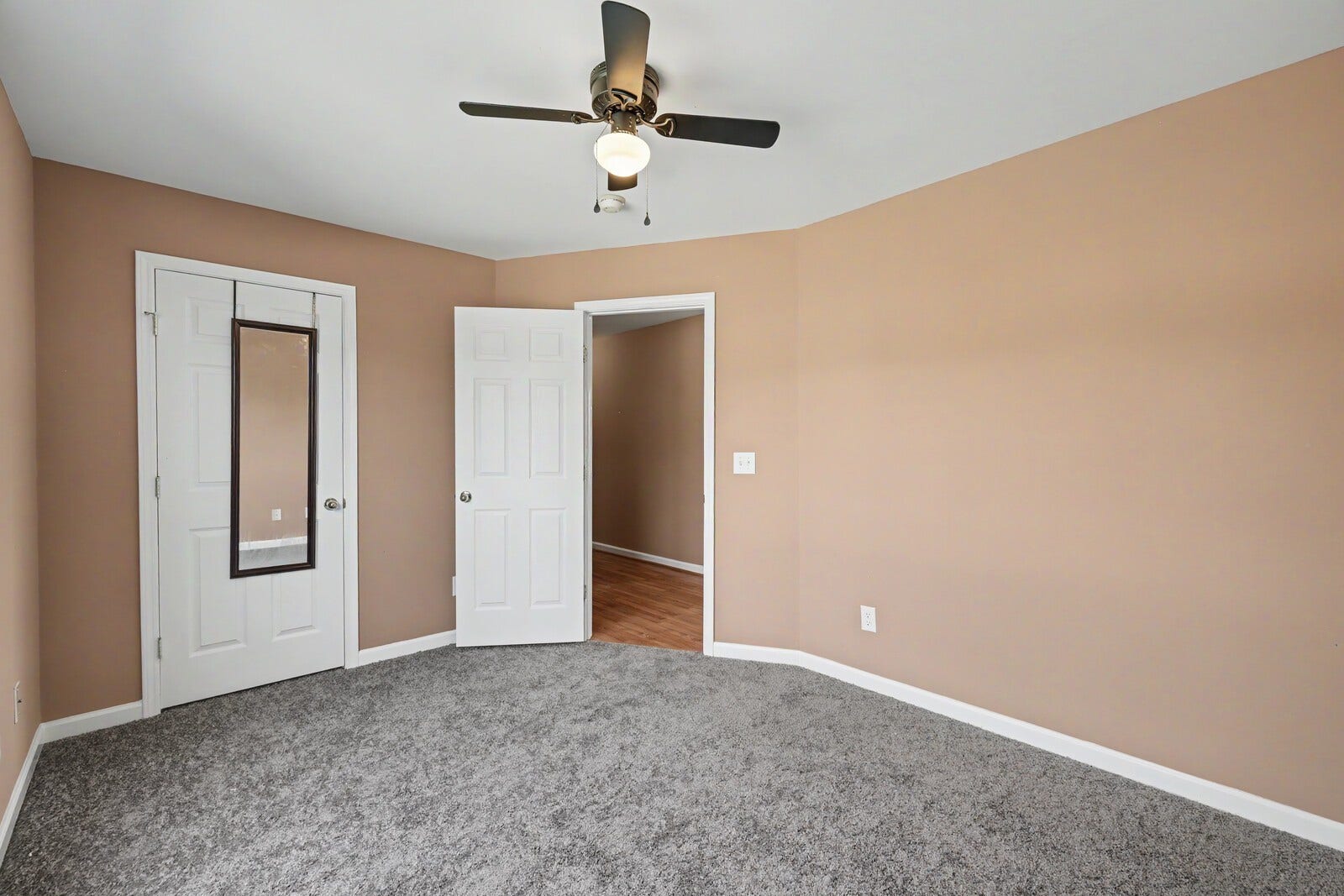 1612 London Dr, Columbia, TN 38401 1612 London Dr, Columbia, TN 38401