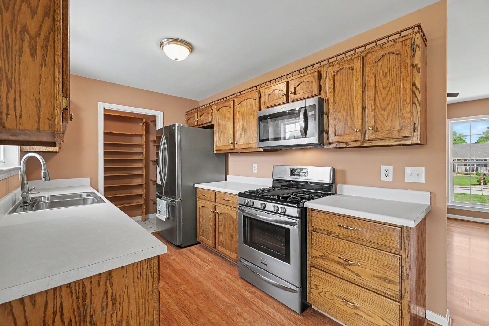 1612 London Dr, Columbia, TN 38401 1612 London Dr, Columbia, TN 38401