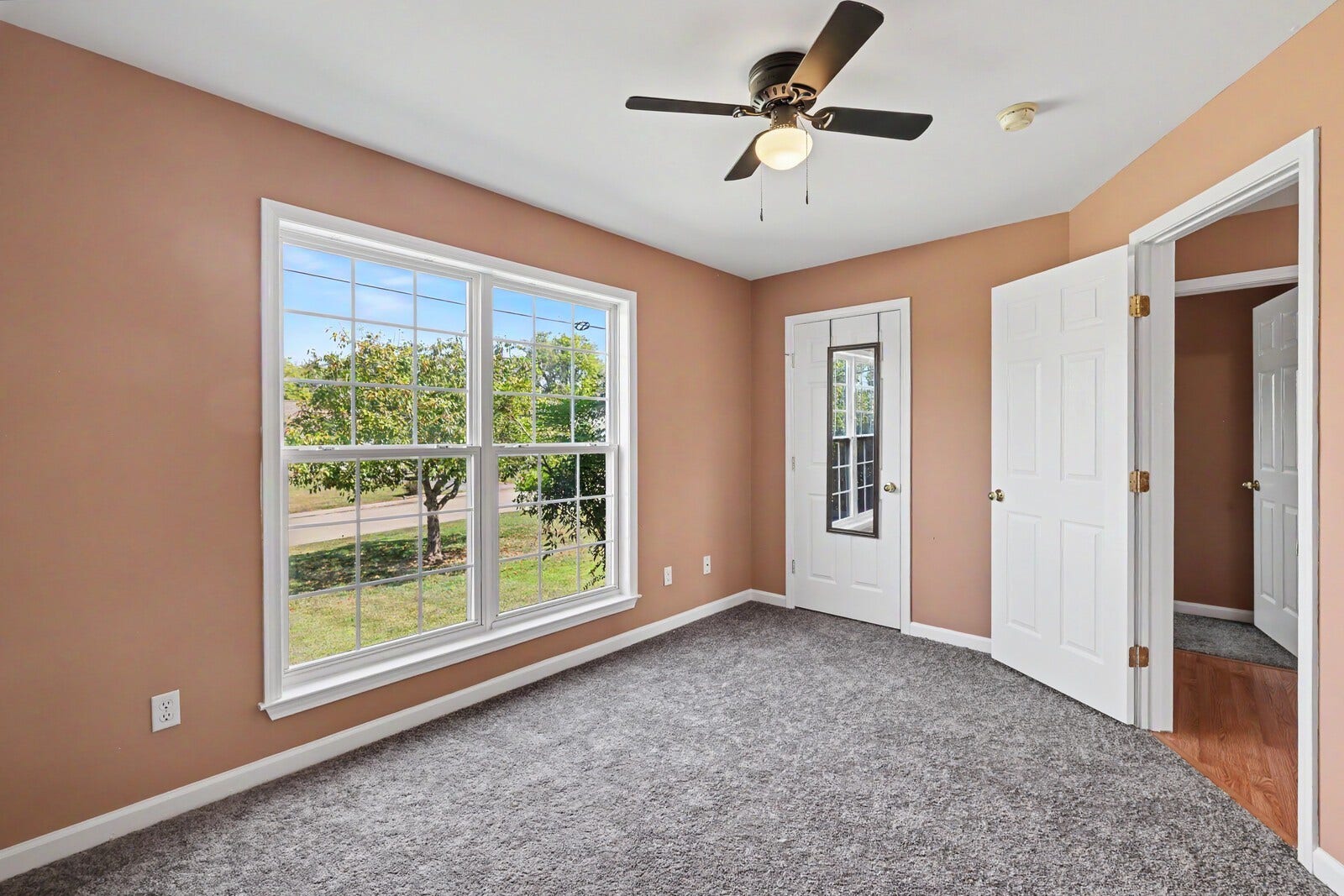 1612 London Dr, Columbia, TN 38401 1612 London Dr, Columbia, TN 38401