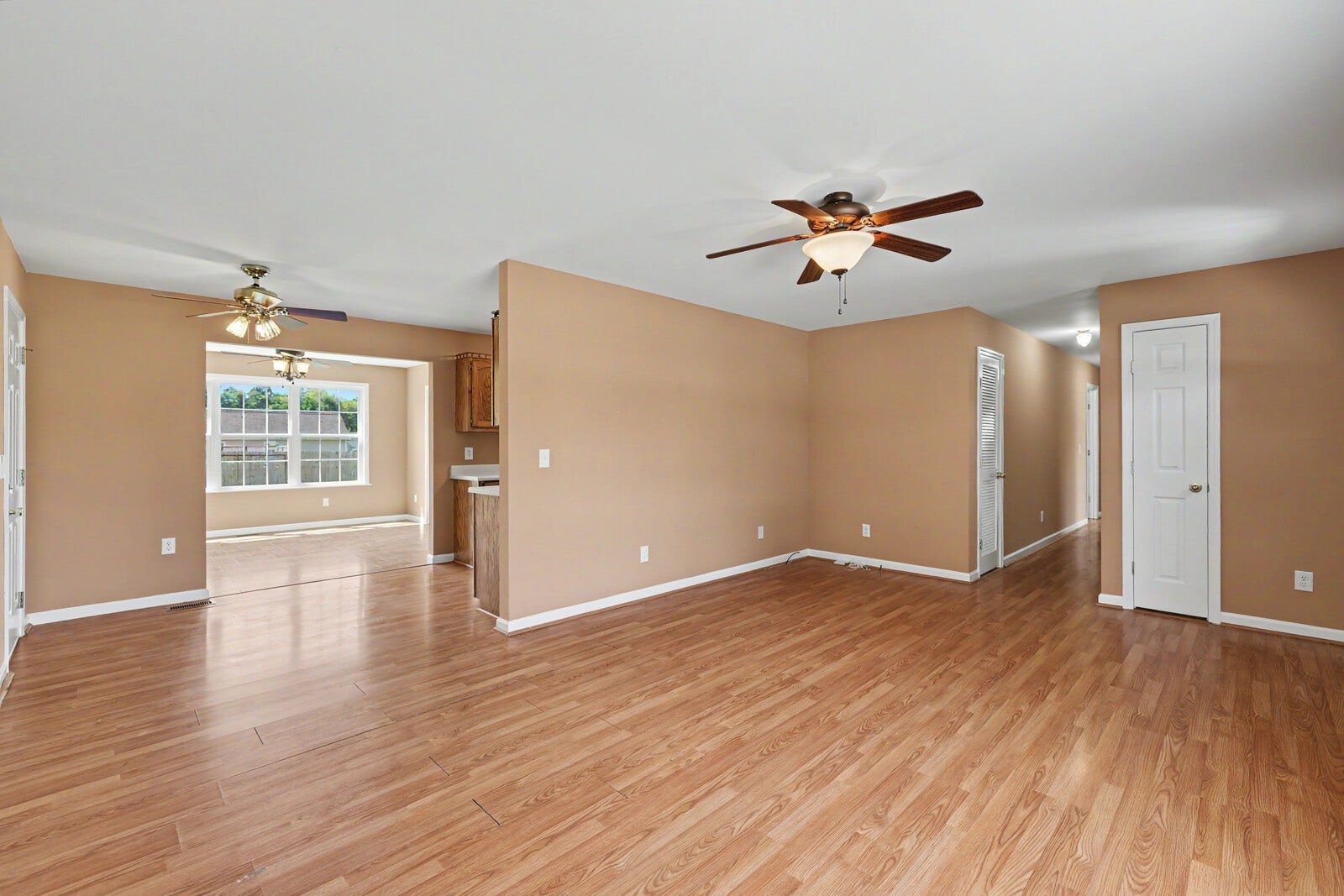 1612 London Dr, Columbia, TN 38401 1612 London Dr, Columbia, TN 38401
