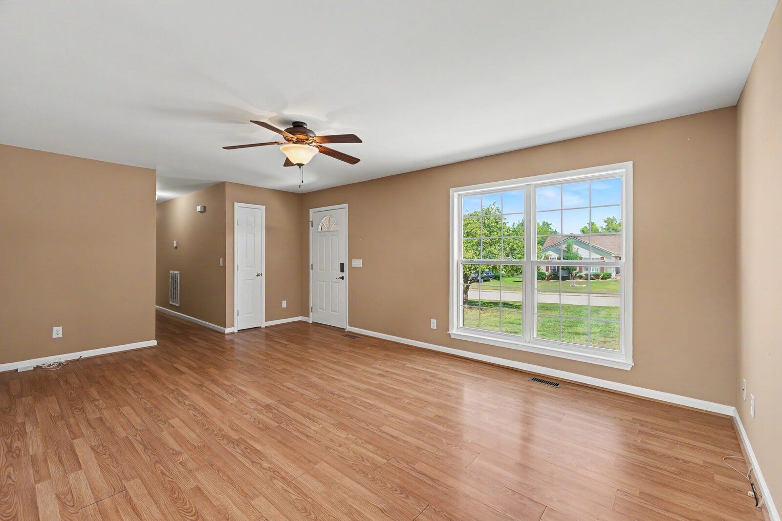 1612 London Dr, Columbia, TN 38401 1612 London Dr, Columbia, TN 38401
