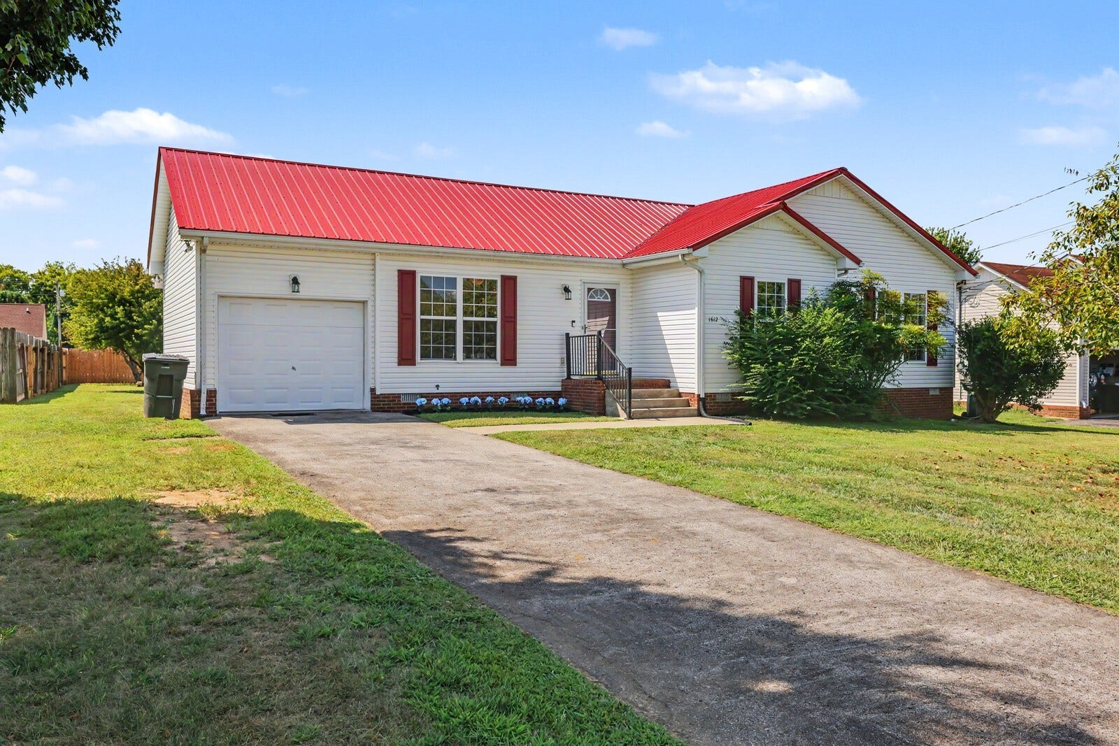 1612 London Dr, Columbia, TN 38401 1612 London Dr, Columbia, TN 38401