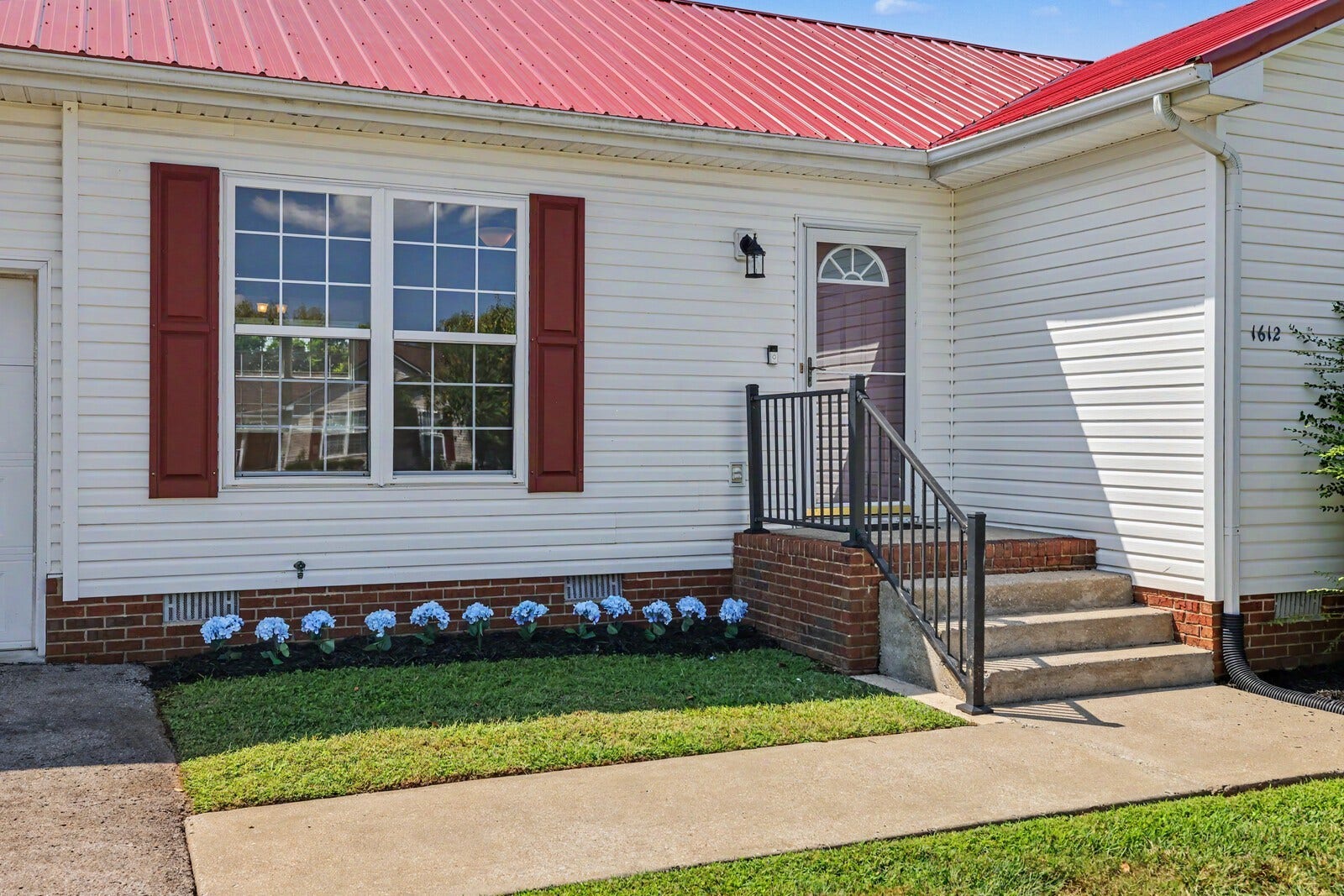 1612 London Dr, Columbia, TN 38401 1612 London Dr, Columbia, TN 38401