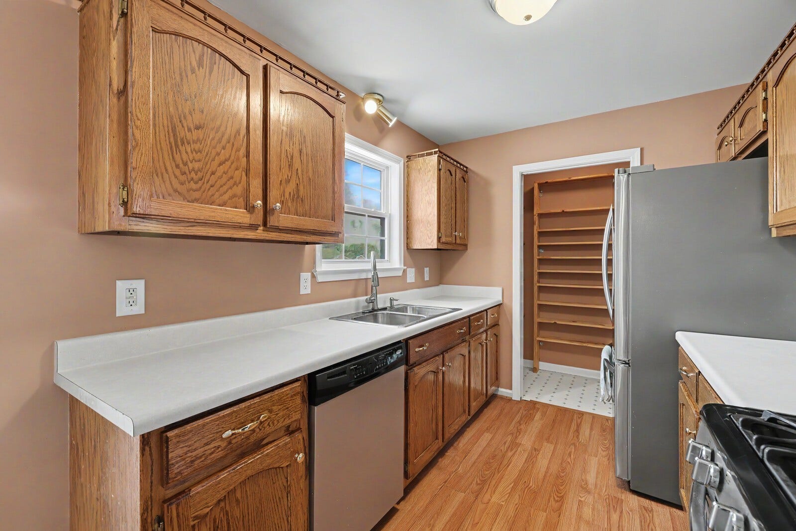 1612 London Dr, Columbia, TN 38401 1612 London Dr, Columbia, TN 38401