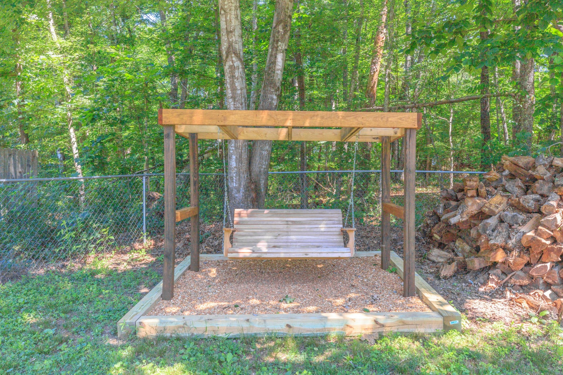 9328 Branford Drive, Soddy Daisy, TN 37379 9328 Branford Drive, Soddy Daisy, TN 37379