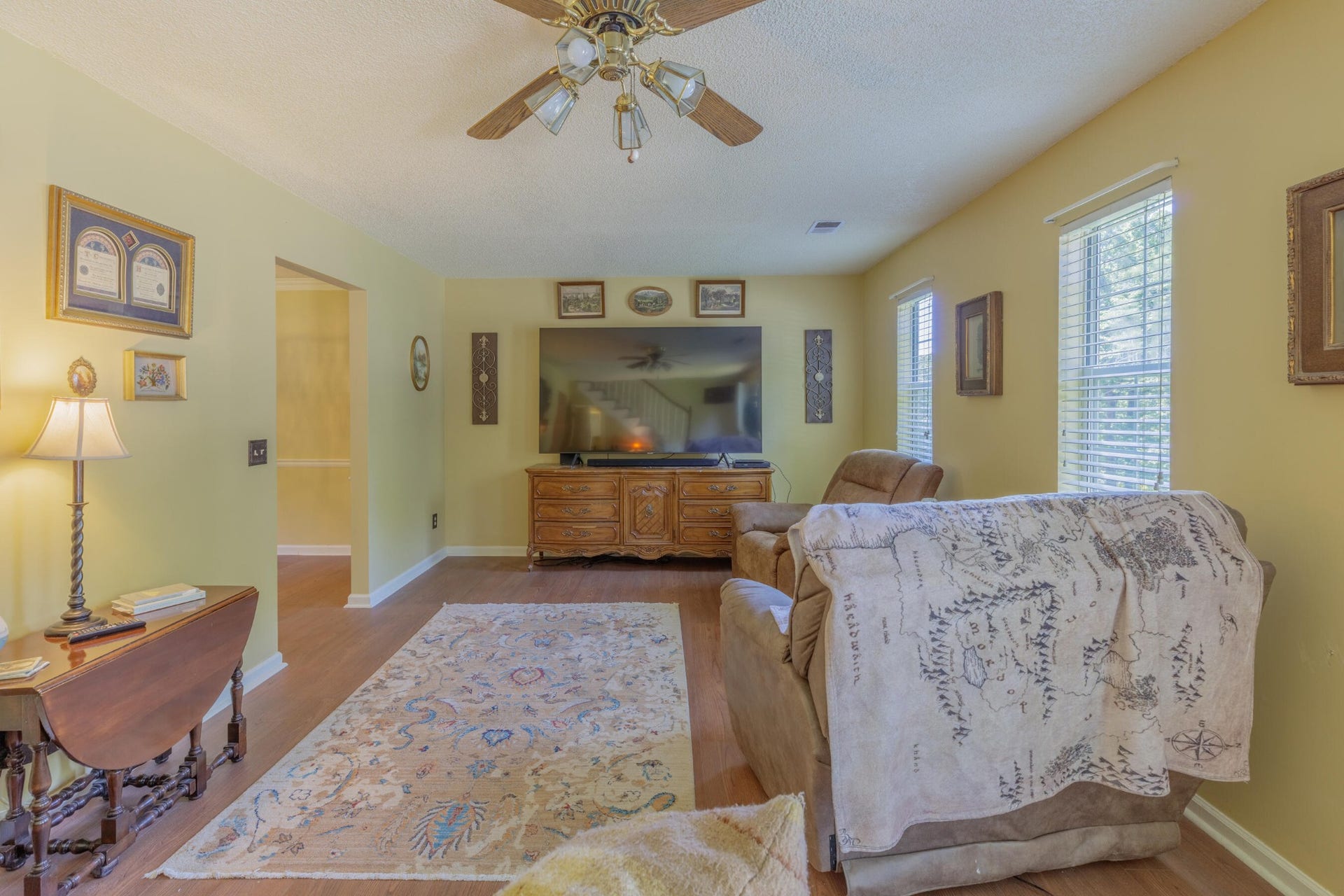 9328 Branford Drive, Soddy Daisy, TN 37379 9328 Branford Drive, Soddy Daisy, TN 37379