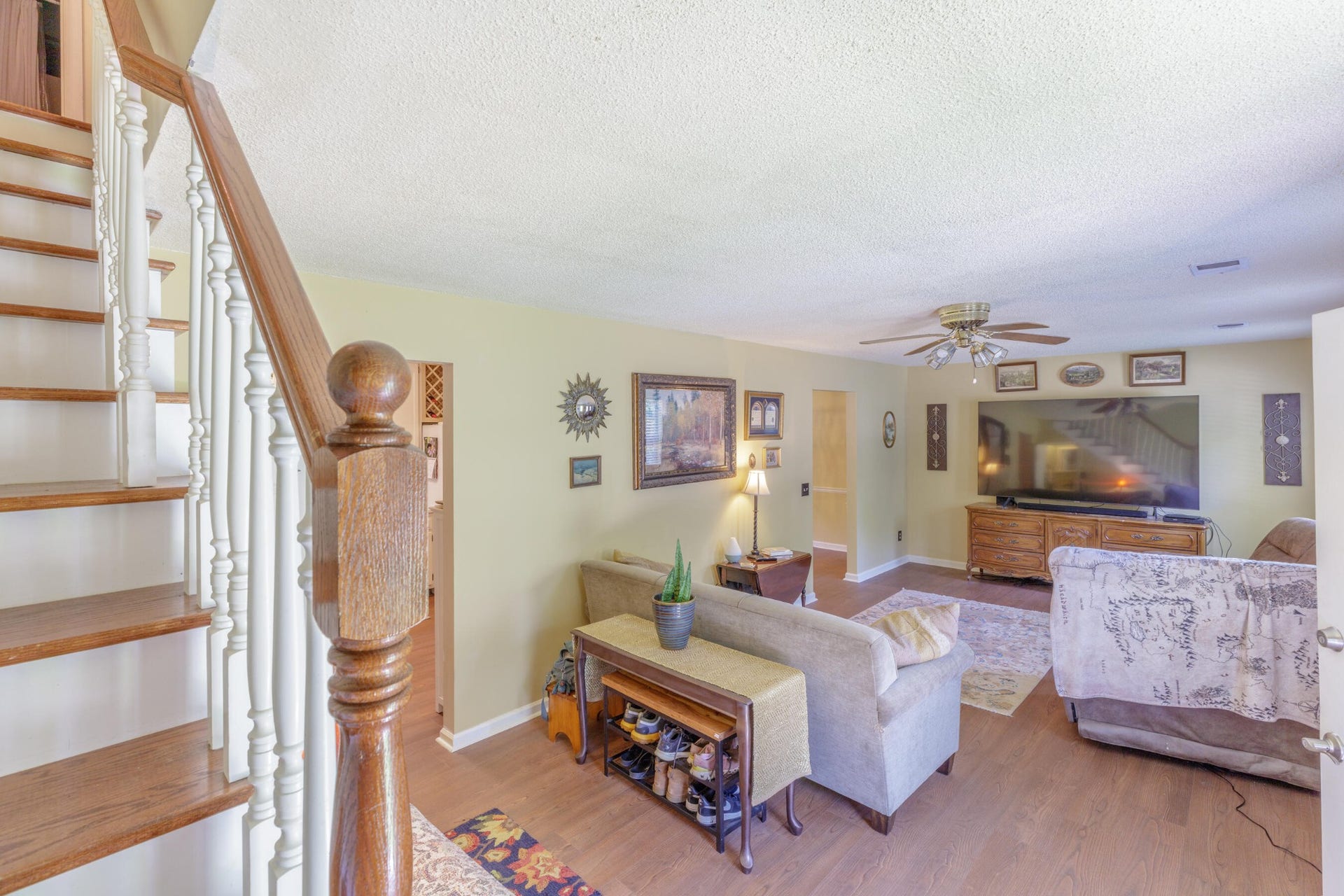 9328 Branford Drive, Soddy Daisy, TN 37379 9328 Branford Drive, Soddy Daisy, TN 37379