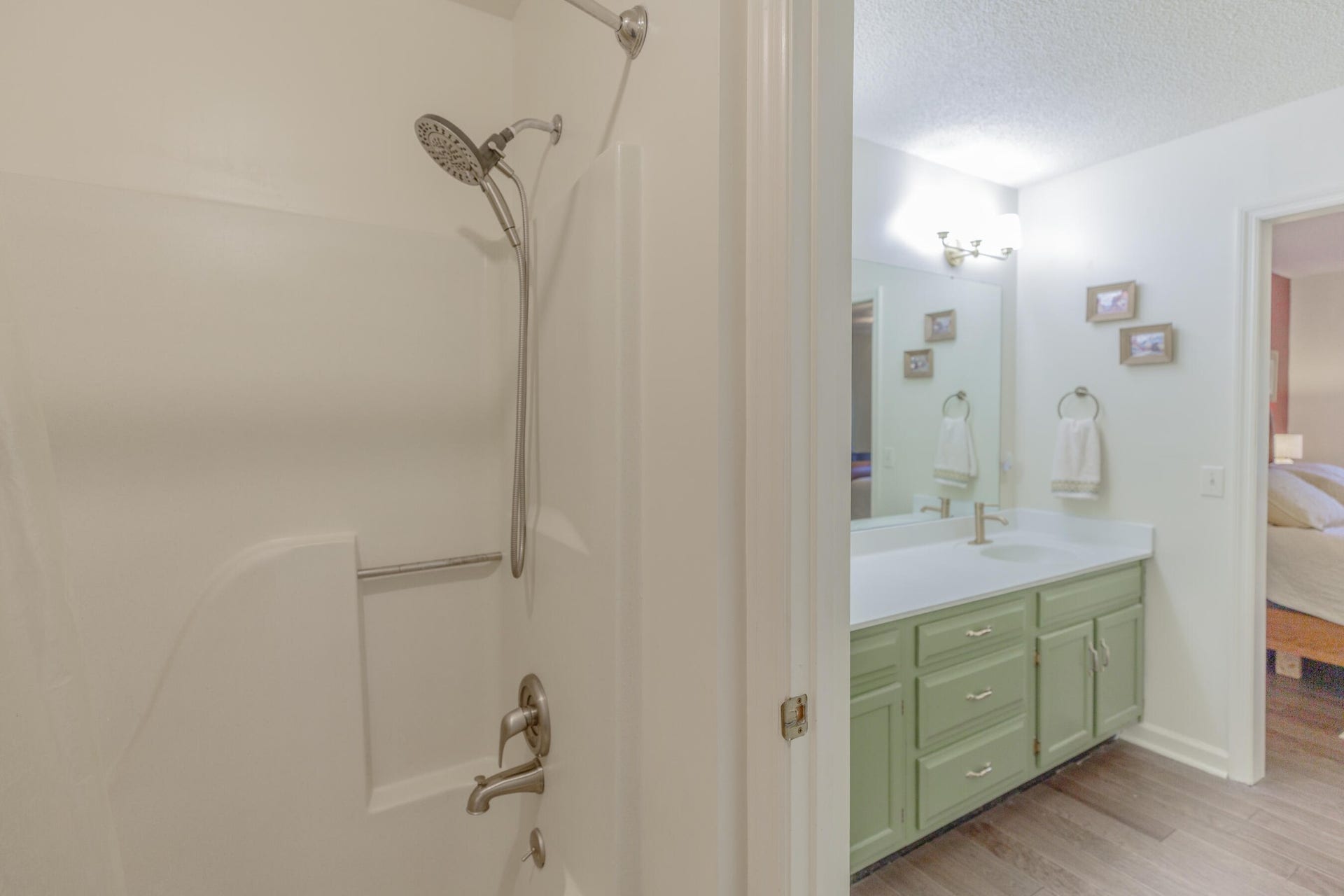 9328 Branford Drive, Soddy Daisy, TN 37379 9328 Branford Drive, Soddy Daisy, TN 37379