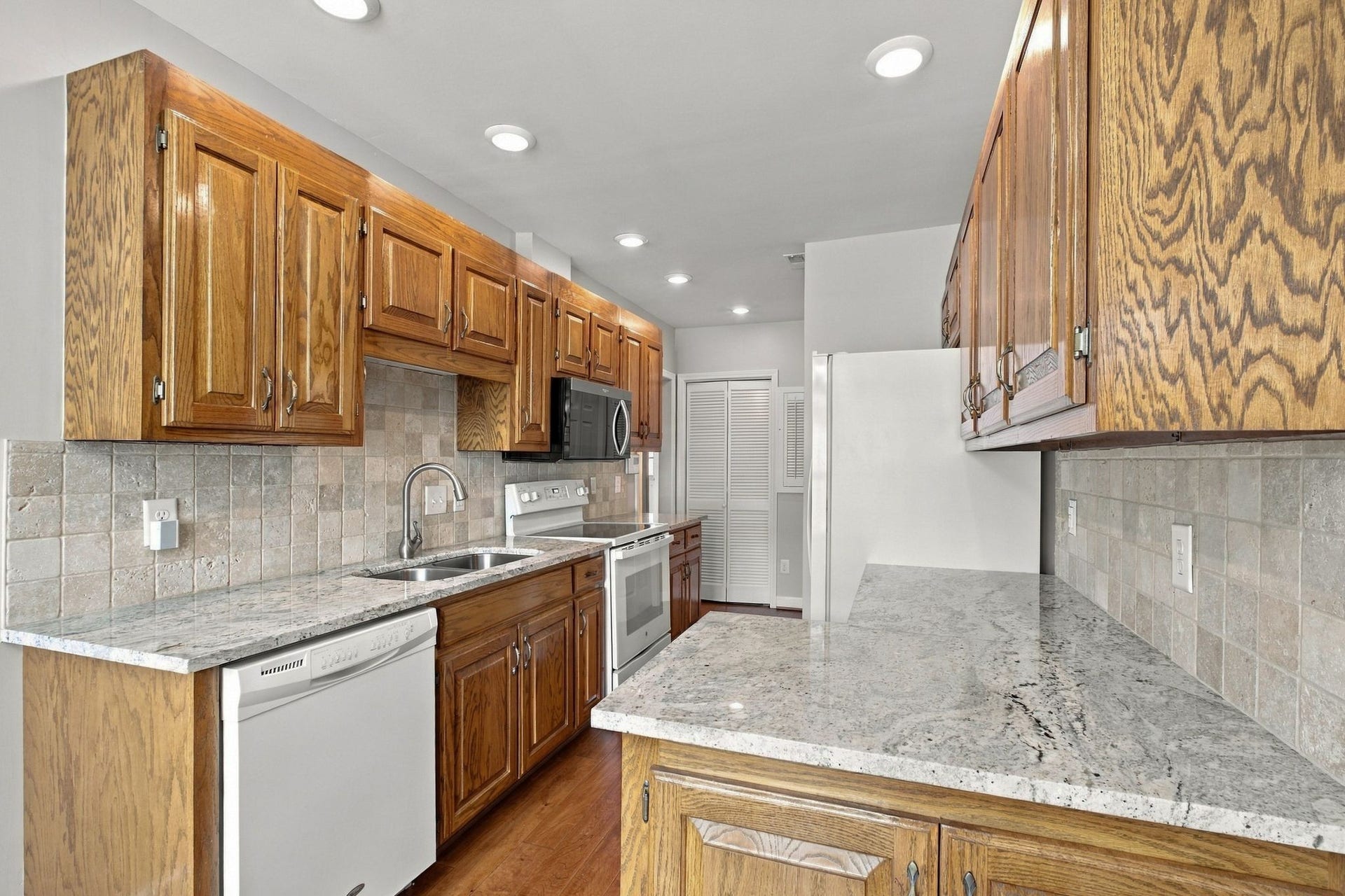 8515 Sawyer Brown Rd, Nashville, TN 37221 8515 Sawyer Brown Rd, Nashville, TN 37221