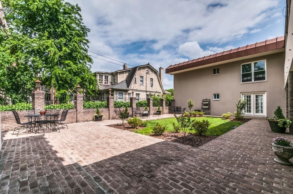 3520 West End, #5, Nashville, TN 37205