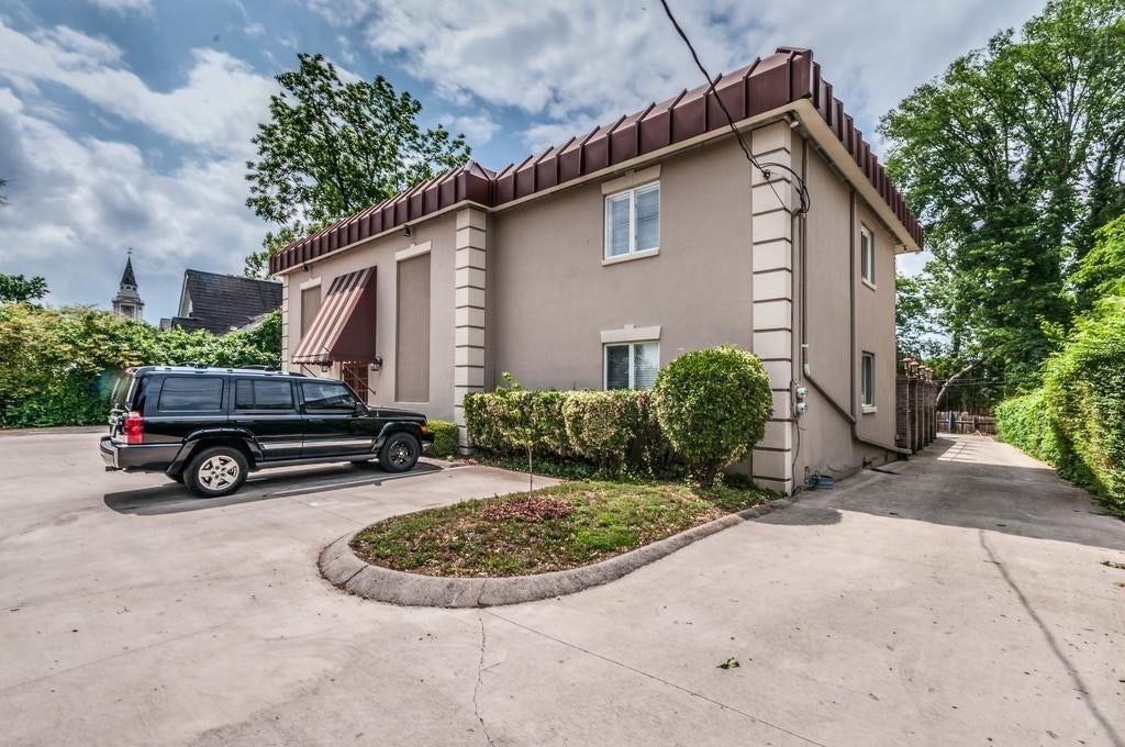 3520 West End, #5, Nashville, TN 37205