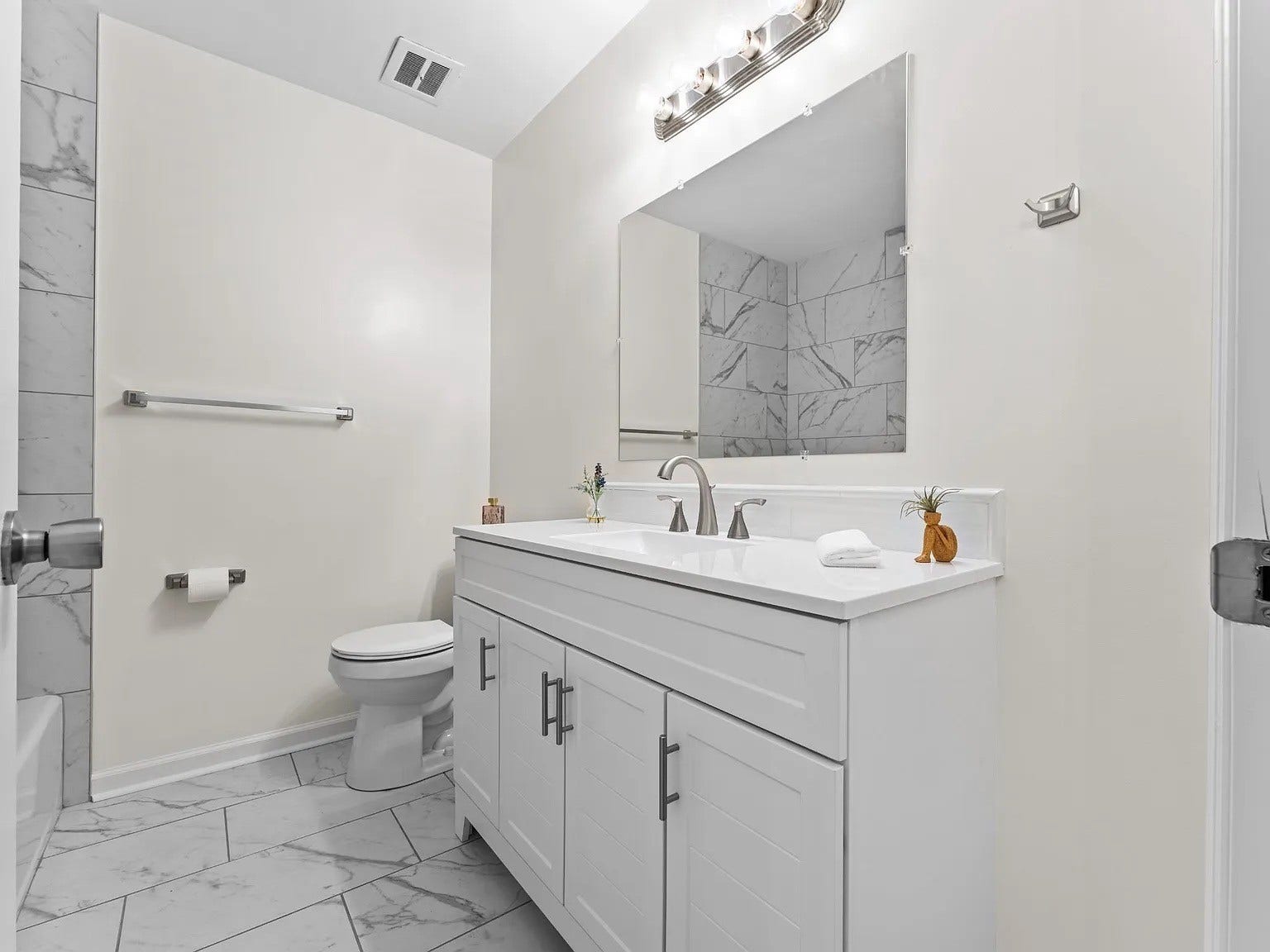 126 Gatone Dr, Hendersonville, TN 37075 126 Gatone Dr, Hendersonville, TN 37075
