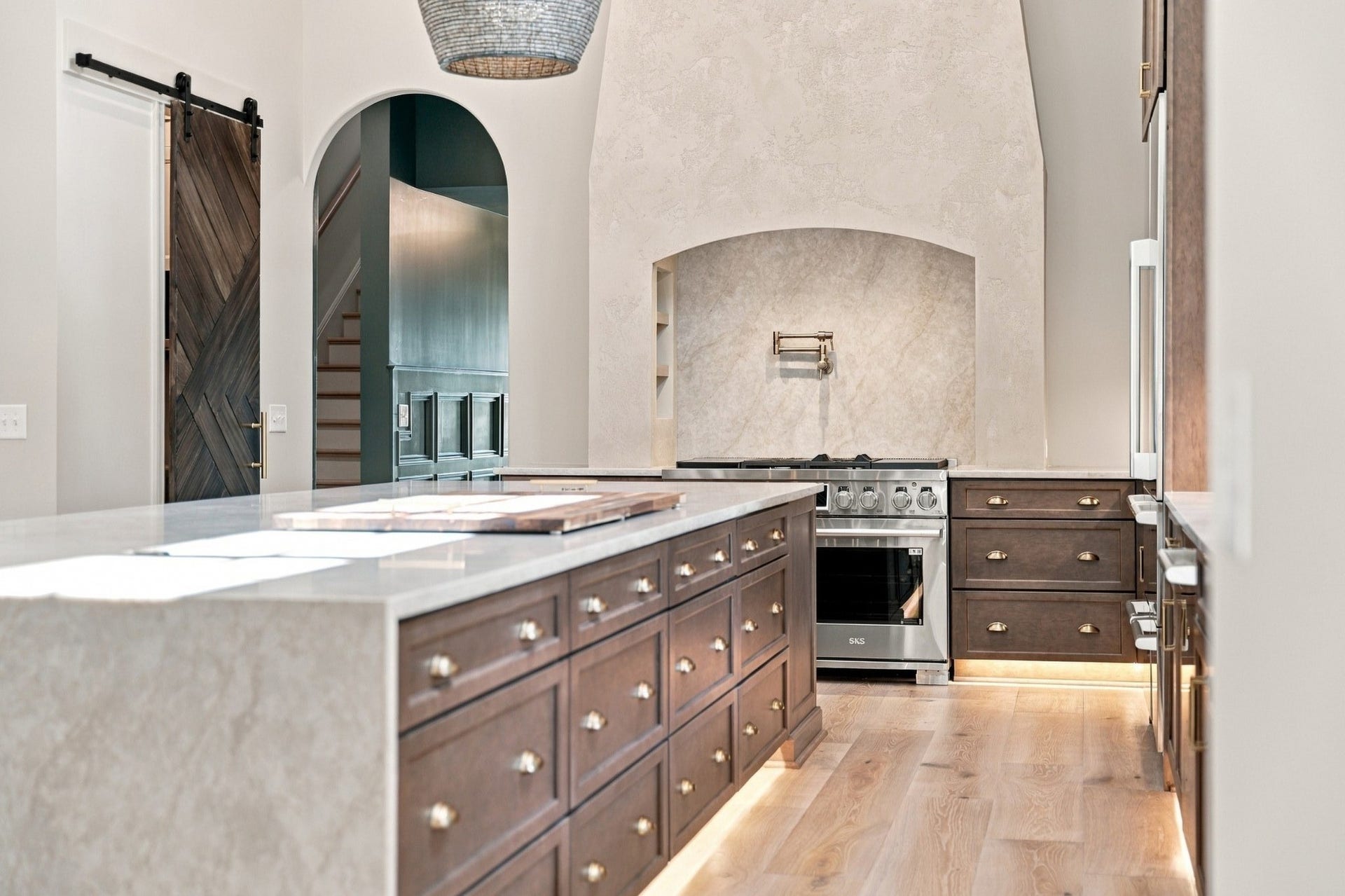 1001 Wright Branch Ct, Mount Juliet, TN 37122 This really brings your kitchen all together with all of the drawers instead of drawers making everything easier to access