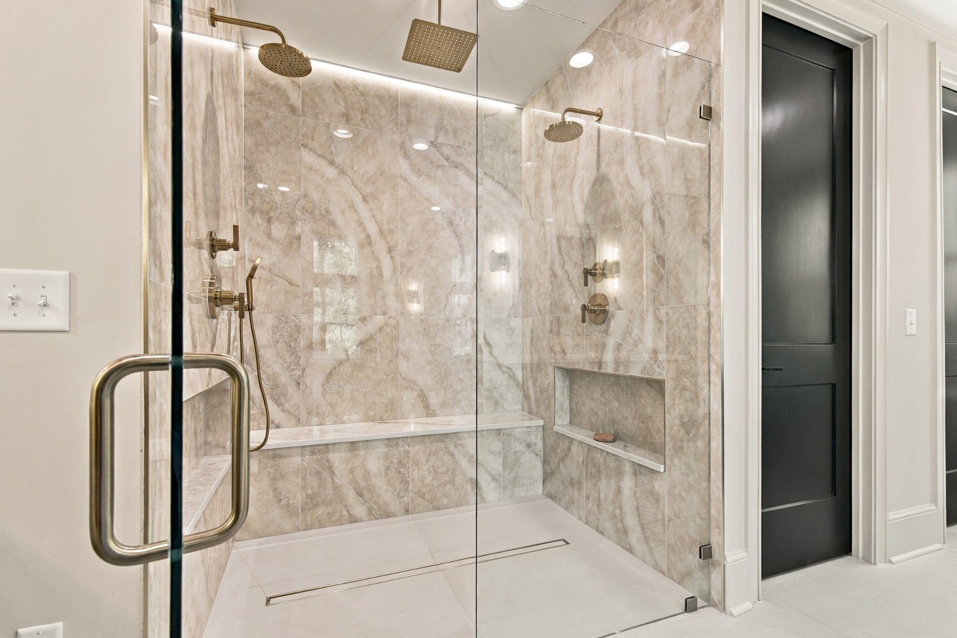 1001 Wright Branch Ct, Mount Juliet, TN 37122 The way the wall tile and floor tile just come together for relaxation