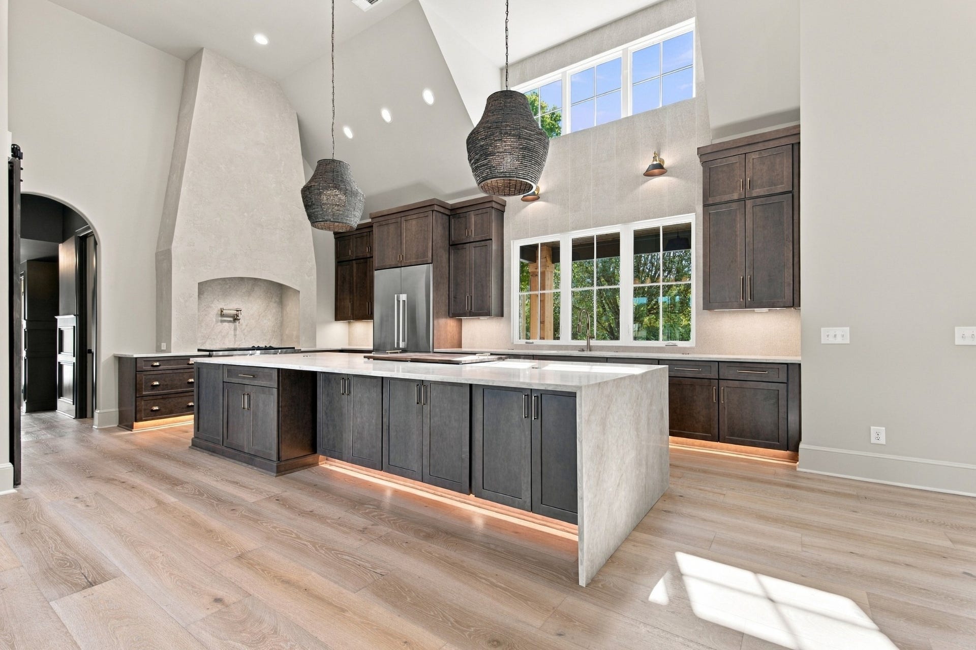 1001 Wright Branch Ct, Mount Juliet, TN 37122 This kitchen was made to gather in. The oversized island gives you plenty of room for everyday life, entertaining and everything in between.