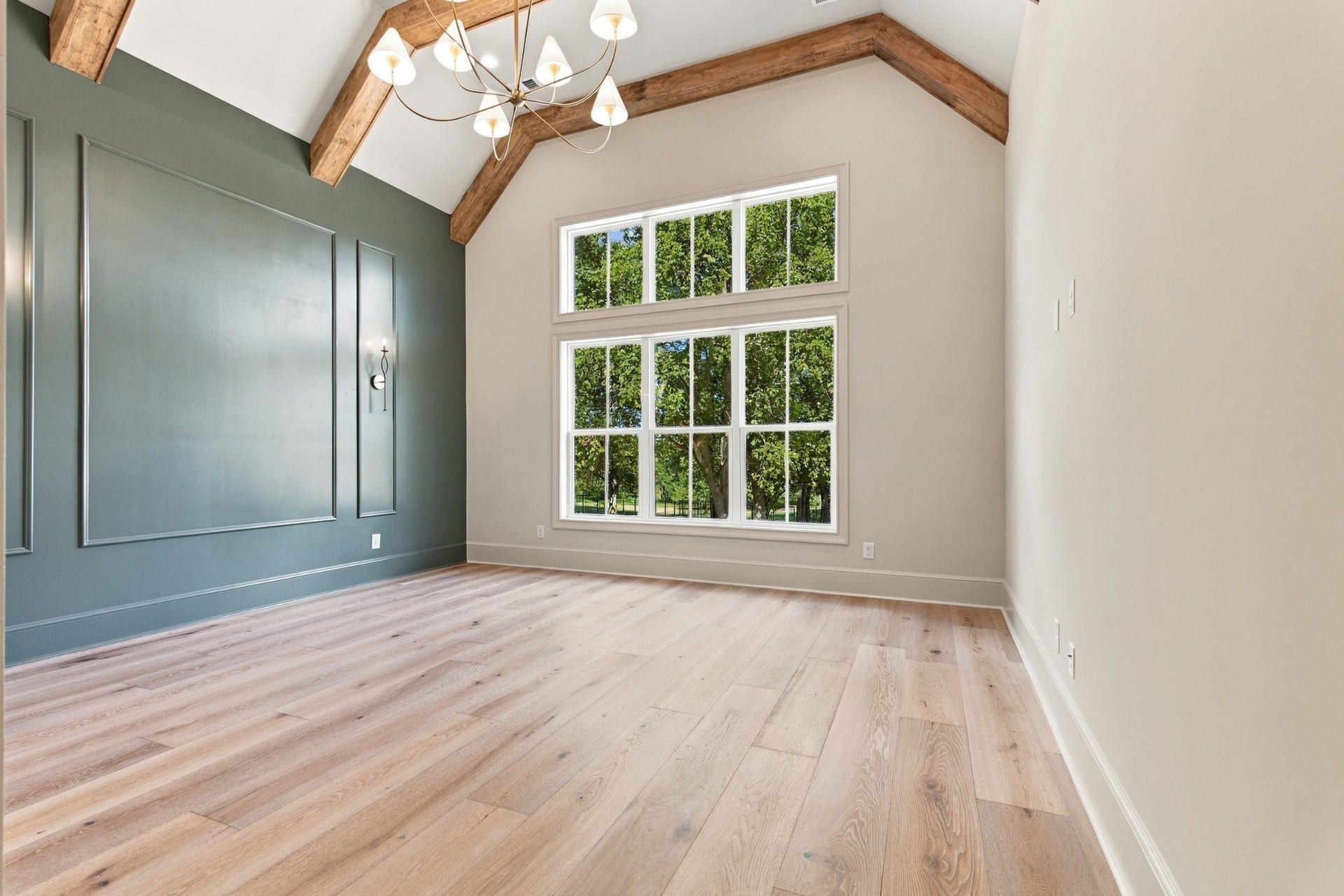 1001 Wright Branch Ct, Mount Juliet, TN 37122 These windows offer plenty of light for your primary suite