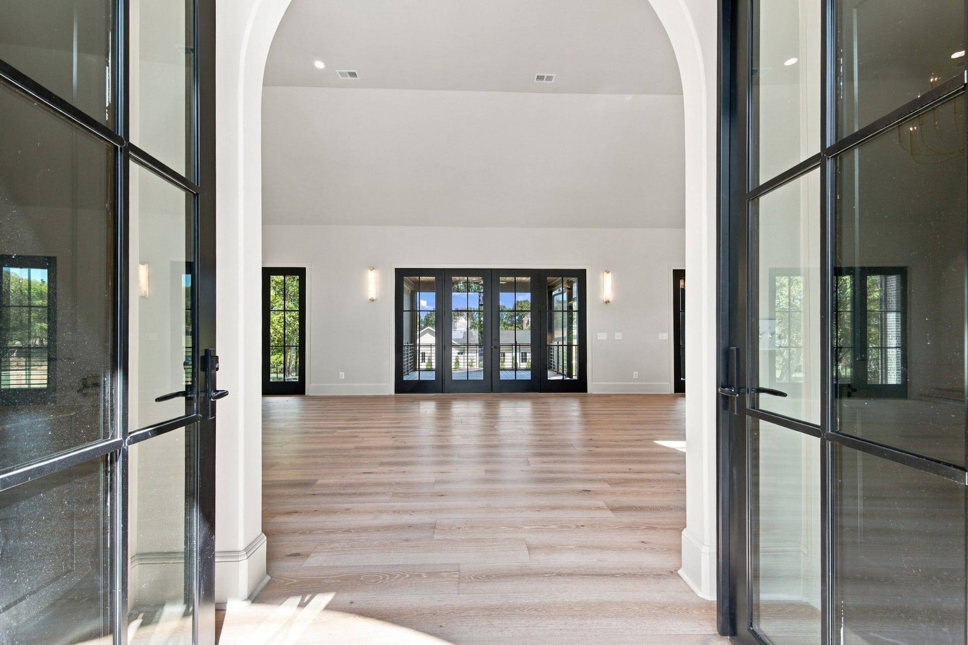 1001 Wright Branch Ct, Mount Juliet, TN 37122 Step inside & it opens right up...wide-plank hardwoods, tall ceilings, and natural light pouring in.