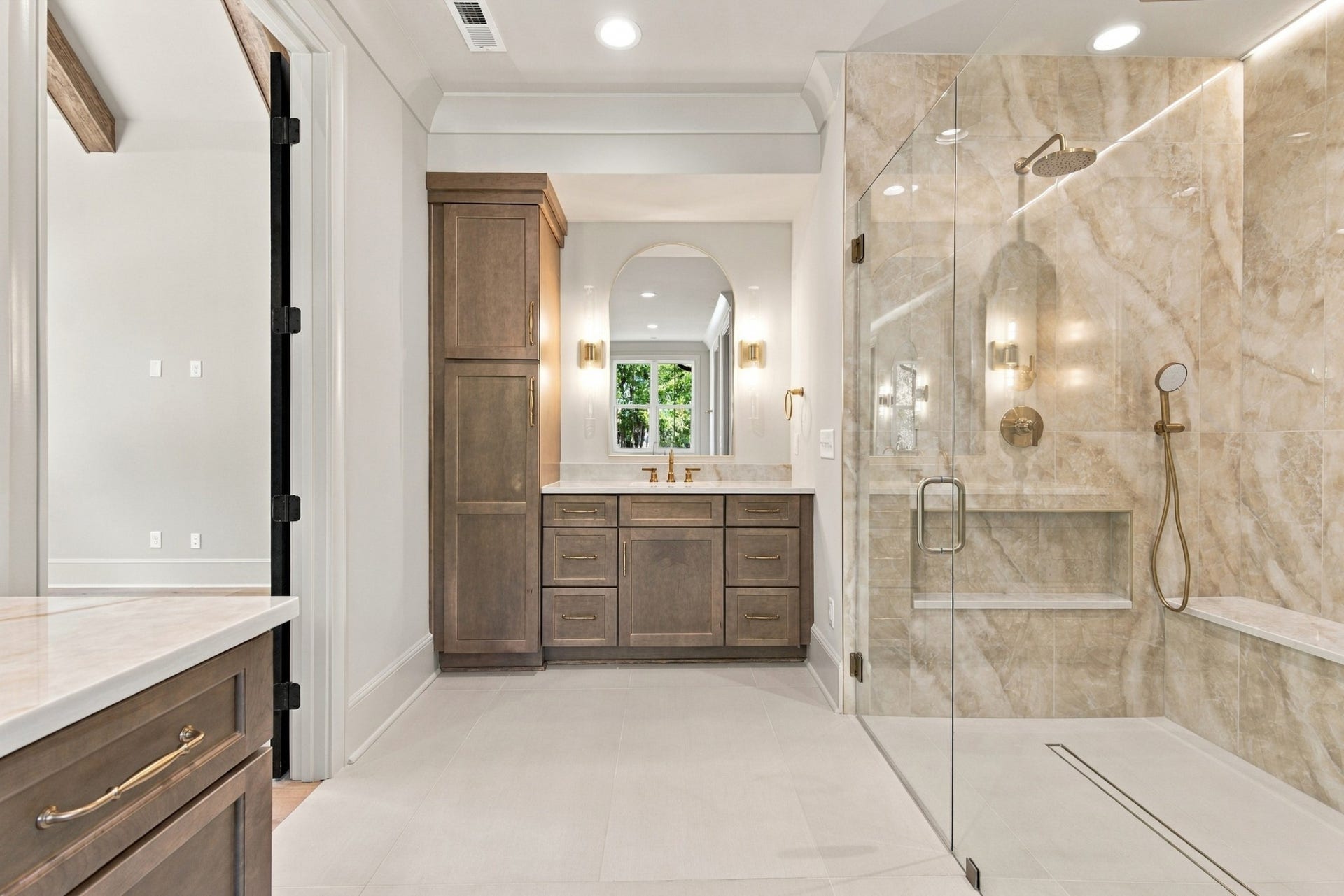 1001 Wright Branch Ct, Mount Juliet, TN 37122 Sconce lighting is the preferred way for makup but turn on your recess lights for plenty of light
