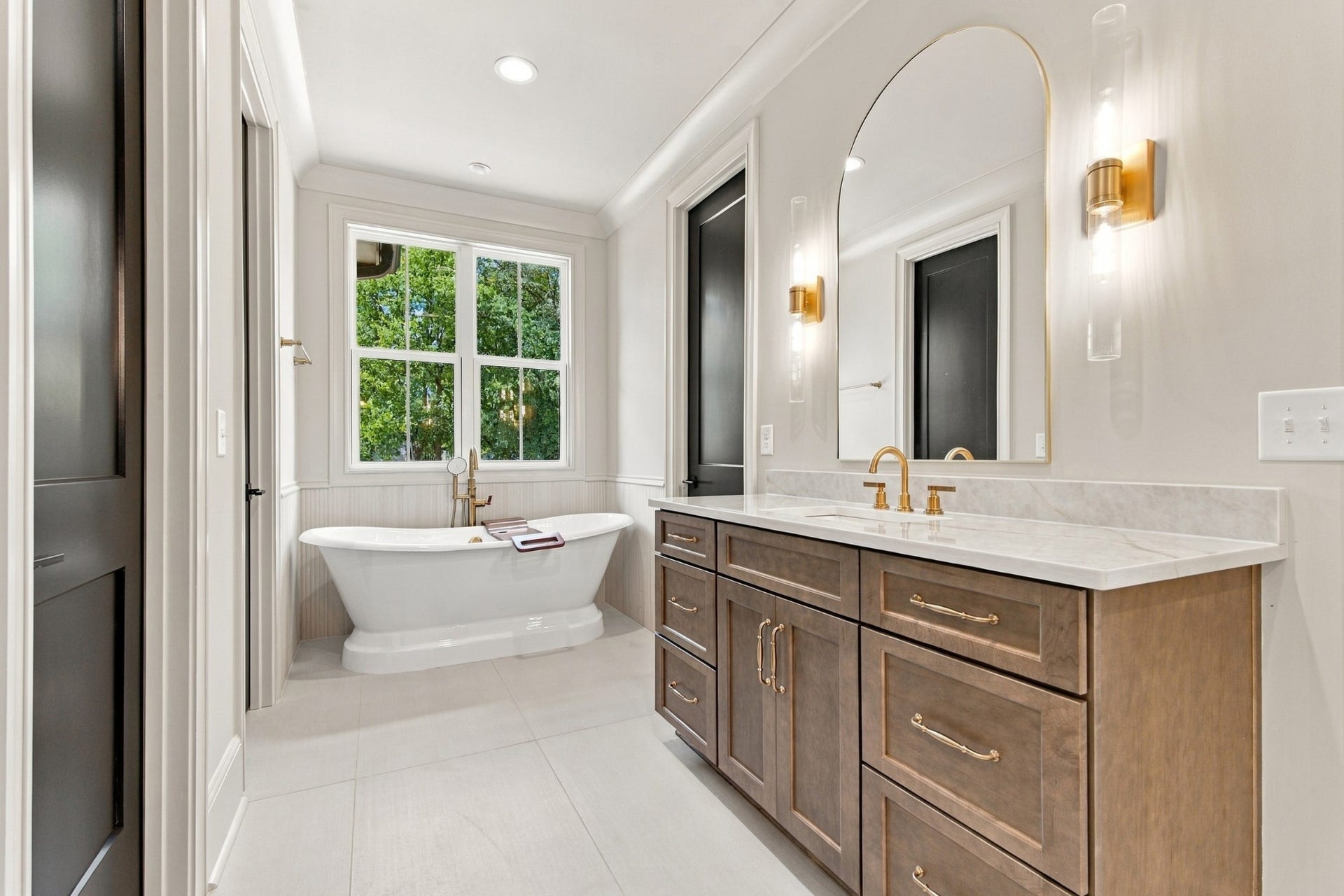 1001 Wright Branch Ct, Mount Juliet, TN 37122 Enjoy your evening in this deep garden tub overlooking the beautiful trees outside and no neighbor to see