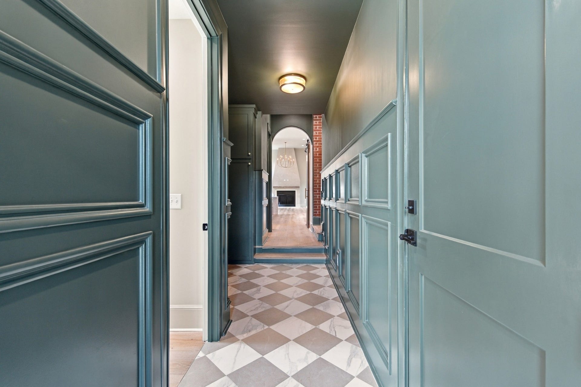 1001 Wright Branch Ct, Mount Juliet, TN 37122 What a warm feeling you get as you come in from the side entry onto your tile floor and landing zone just to your left as you enter