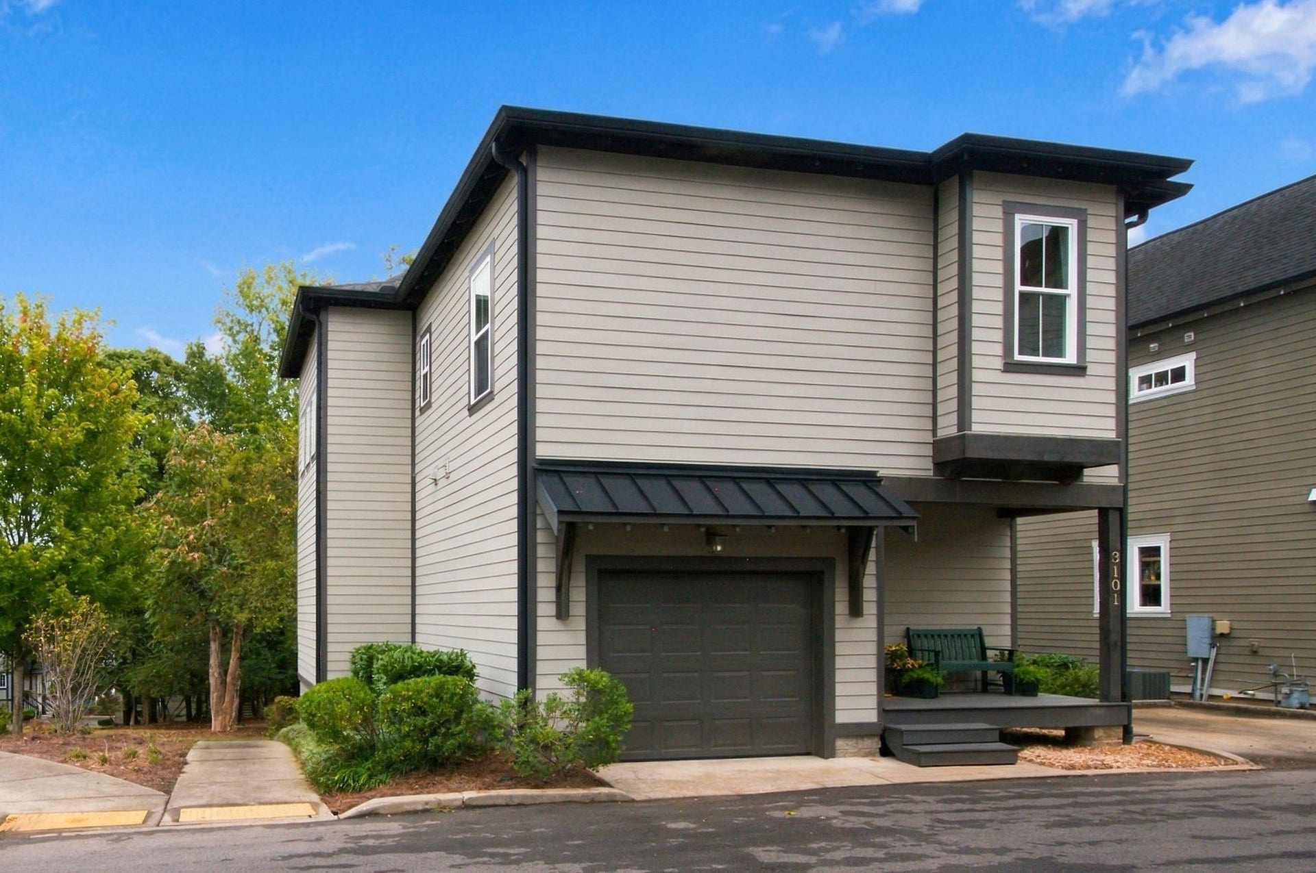 Turnkey home in popular East Greenway Park!