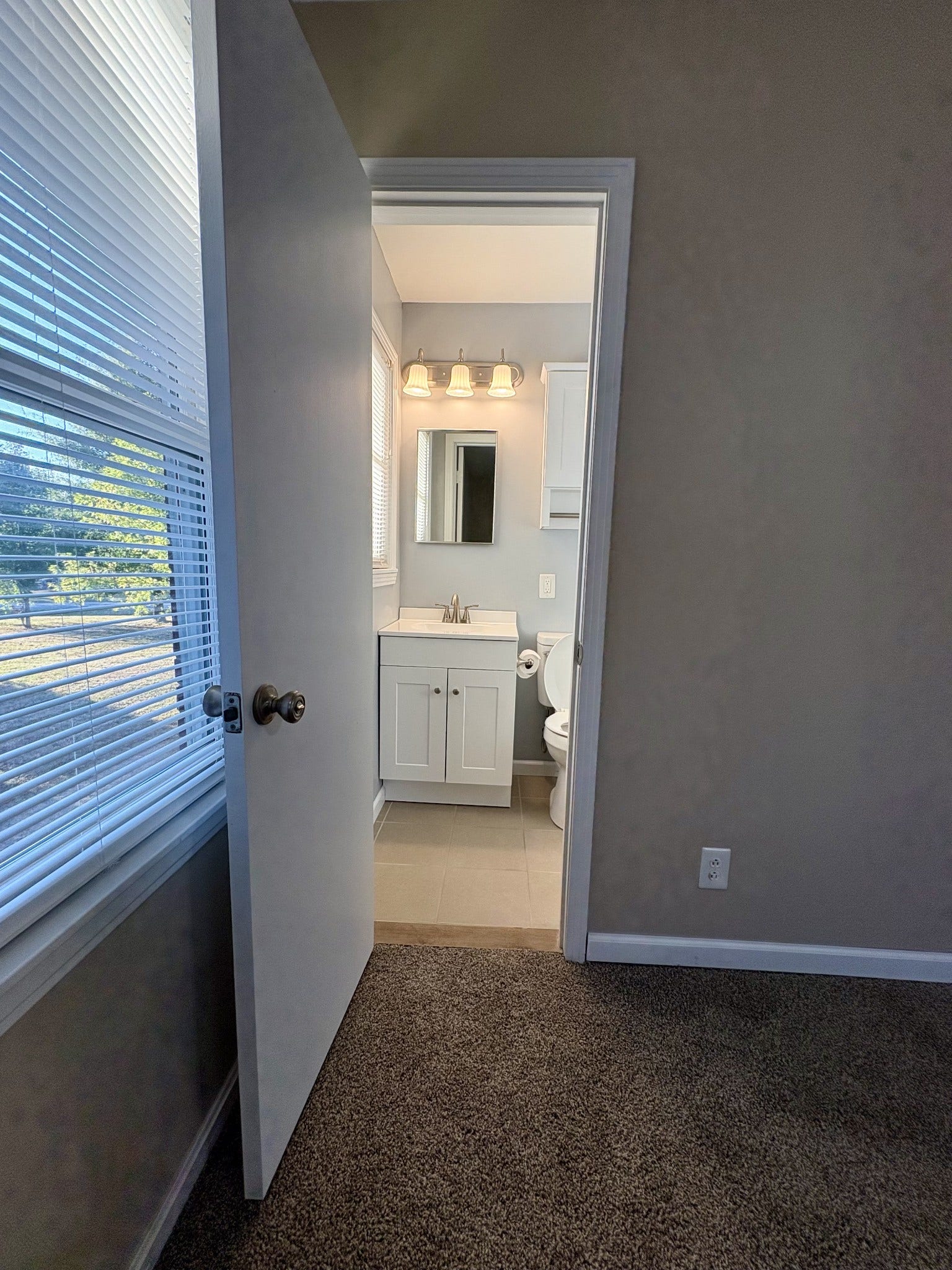 4005 McIntire Dr, Columbia, TN 38401 4005 McIntire Dr, Columbia, TN 38401