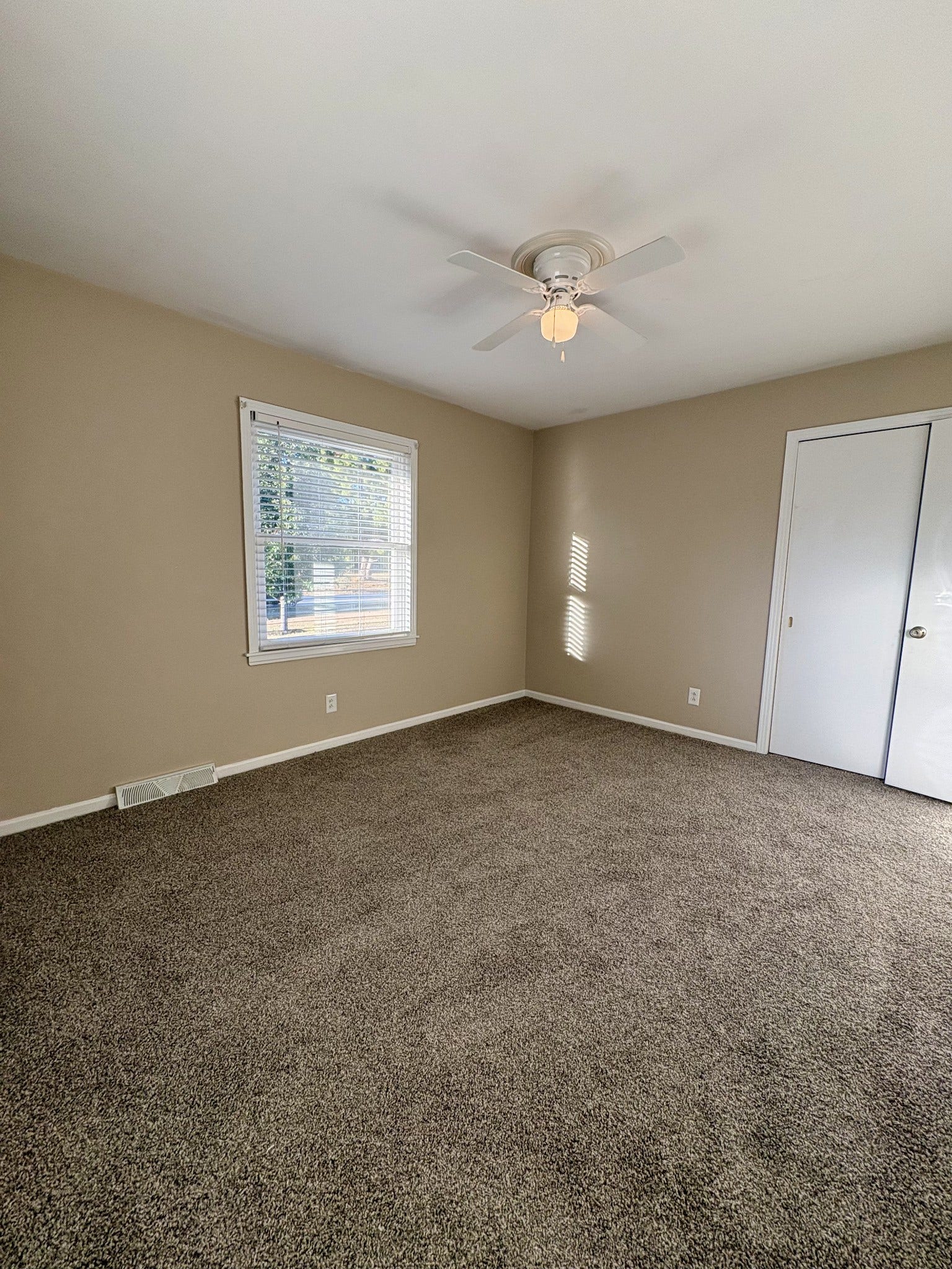4005 McIntire Dr, Columbia, TN 38401 4005 McIntire Dr, Columbia, TN 38401