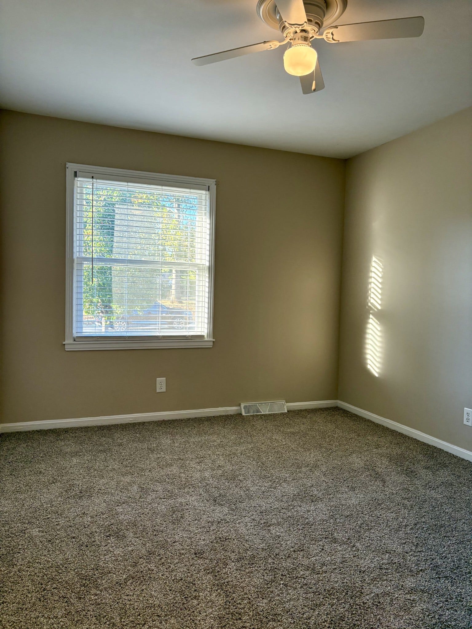 4005 McIntire Dr, Columbia, TN 38401 4005 McIntire Dr, Columbia, TN 38401