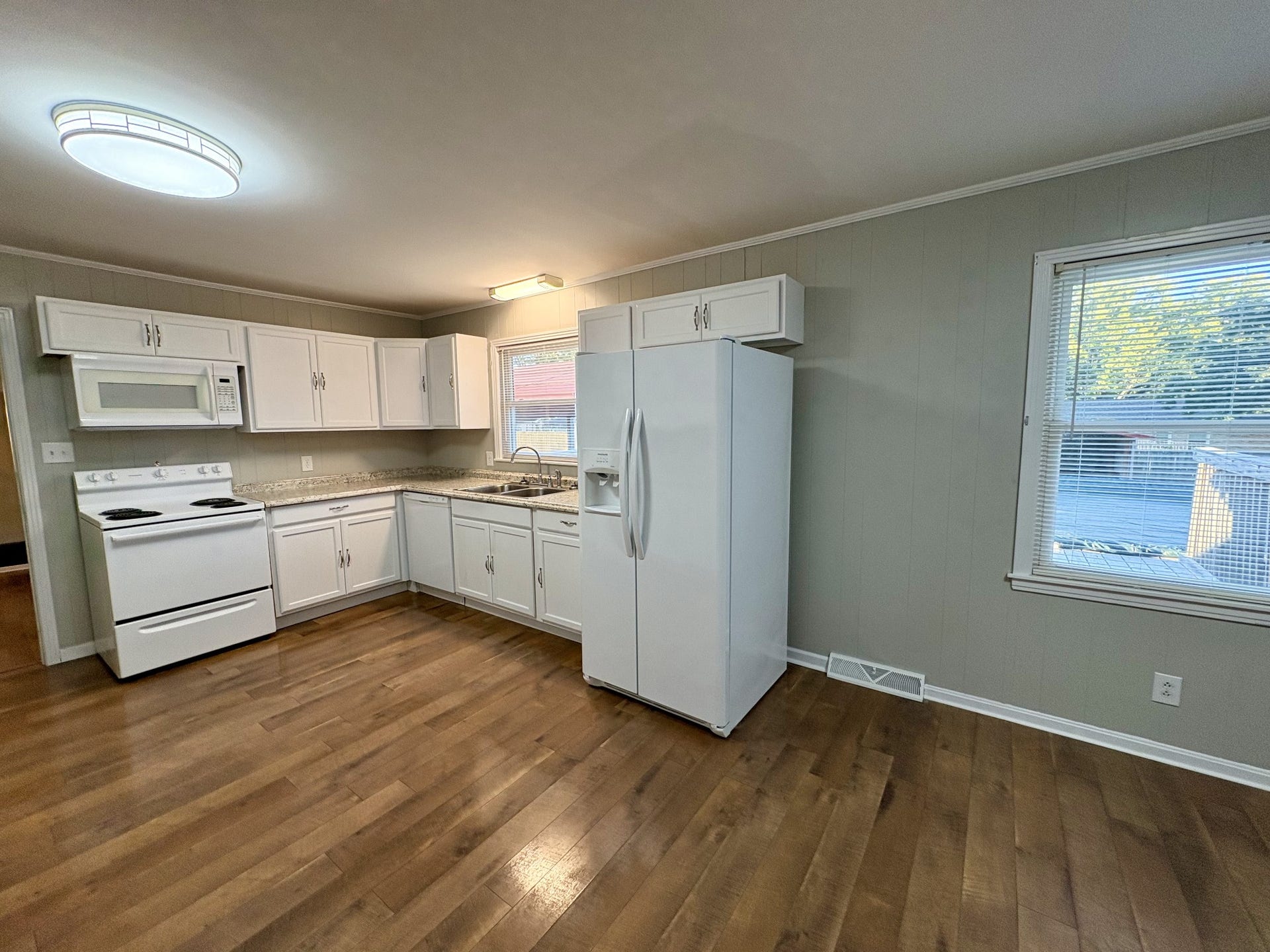 4005 McIntire Dr, Columbia, TN 38401 4005 McIntire Dr, Columbia, TN 38401