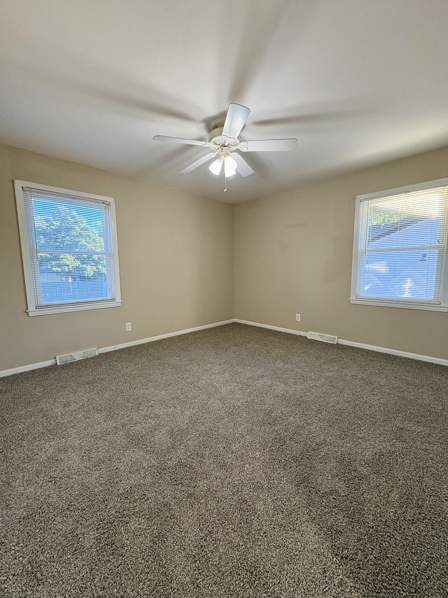 4005 McIntire Dr, Columbia, TN 38401 4005 McIntire Dr, Columbia, TN 38401