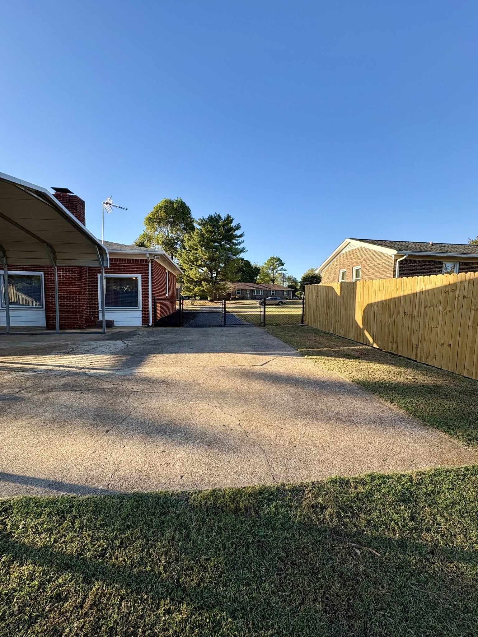 4005 McIntire Dr, Columbia, TN 38401 4005 McIntire Dr, Columbia, TN 38401