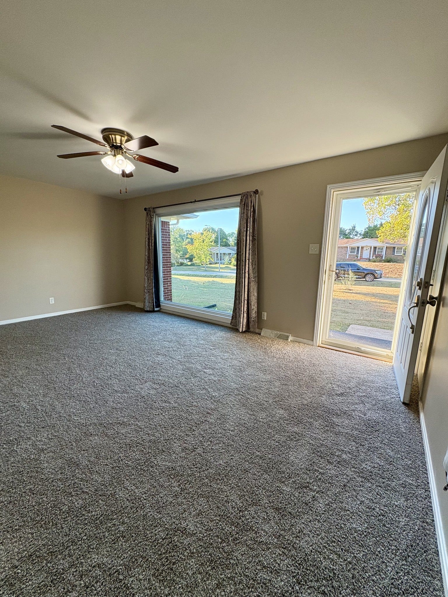 4005 McIntire Dr, Columbia, TN 38401 4005 McIntire Dr, Columbia, TN 38401