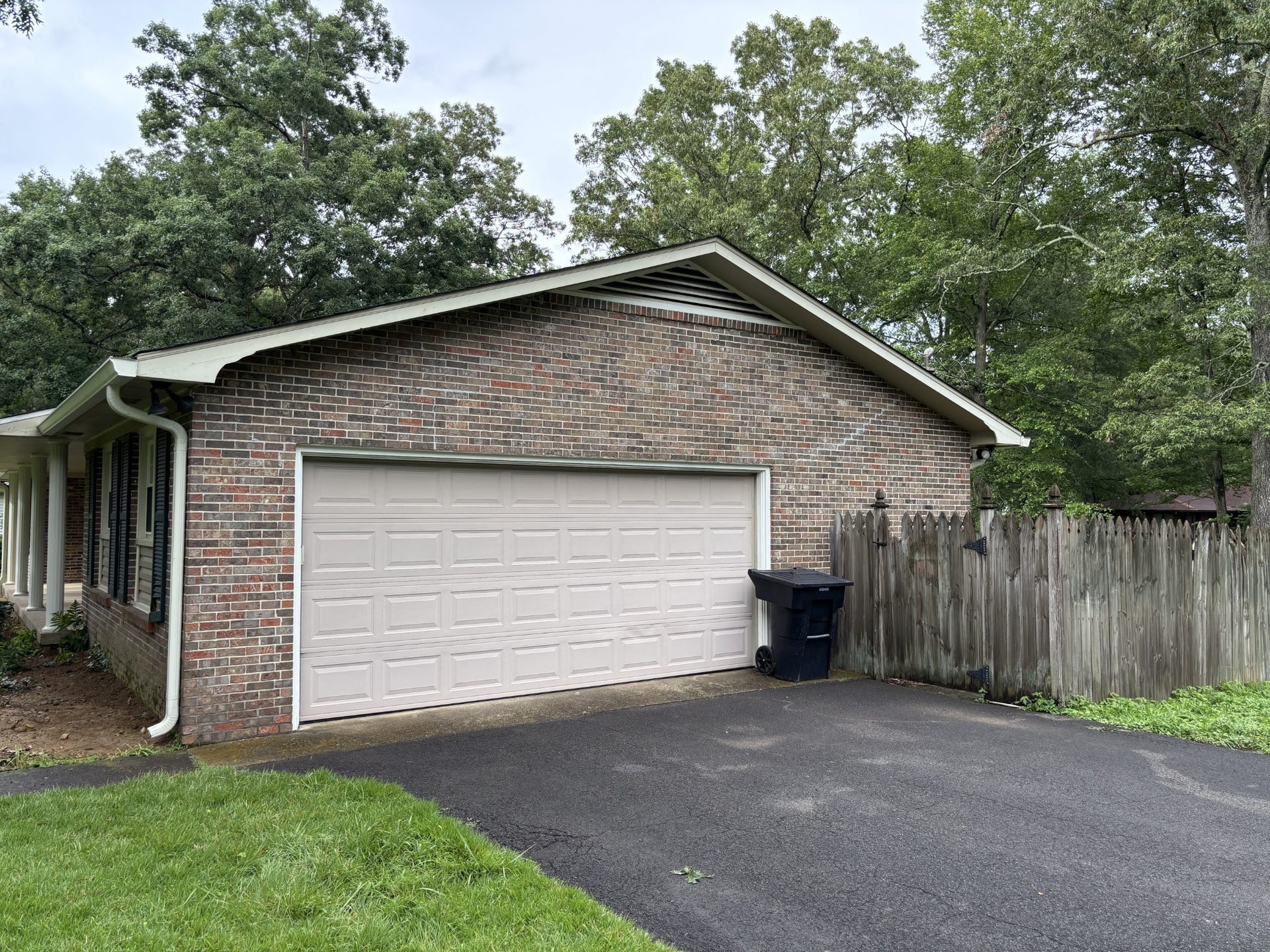 215 Sharondale Dr, Tullahoma, TN 37388 215 Sharondale Dr, Tullahoma, TN 37388