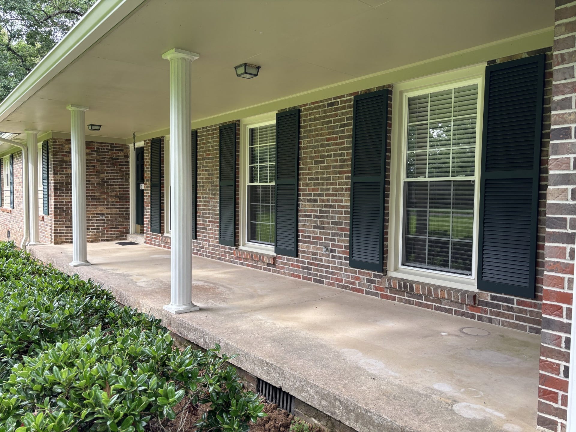 215 Sharondale Dr, Tullahoma, TN 37388 215 Sharondale Dr, Tullahoma, TN 37388