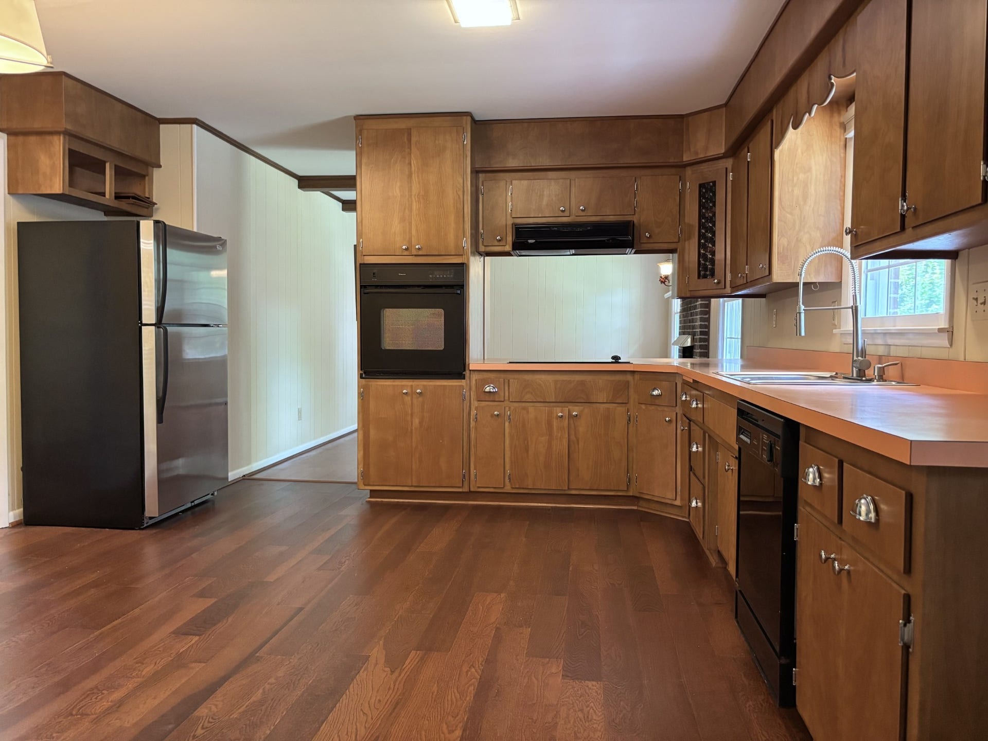 215 Sharondale Dr, Tullahoma, TN 37388 Appliances Included