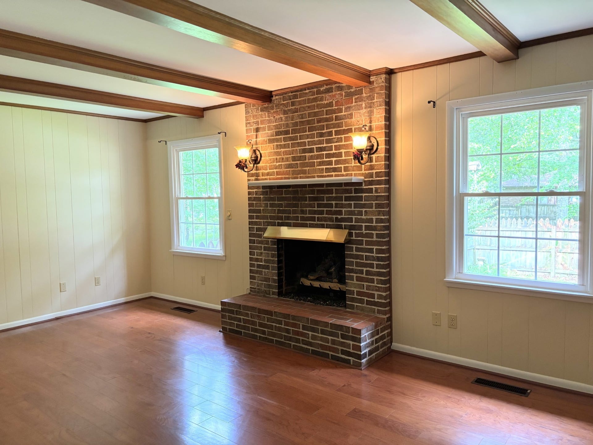 215 Sharondale Dr, Tullahoma, TN 37388 215 Sharondale Dr, Tullahoma, TN 37388