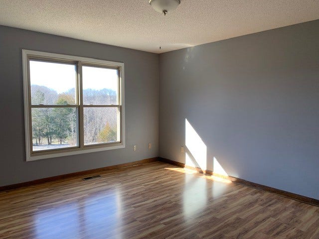 312 McKinney St, Estill Springs, TN 37330 Main BR w/ Full Bath