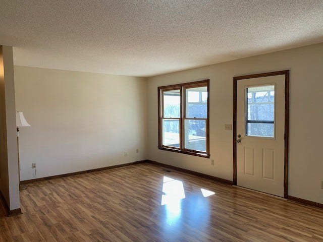 312 McKinney St, Estill Springs, TN 37330 Living Room