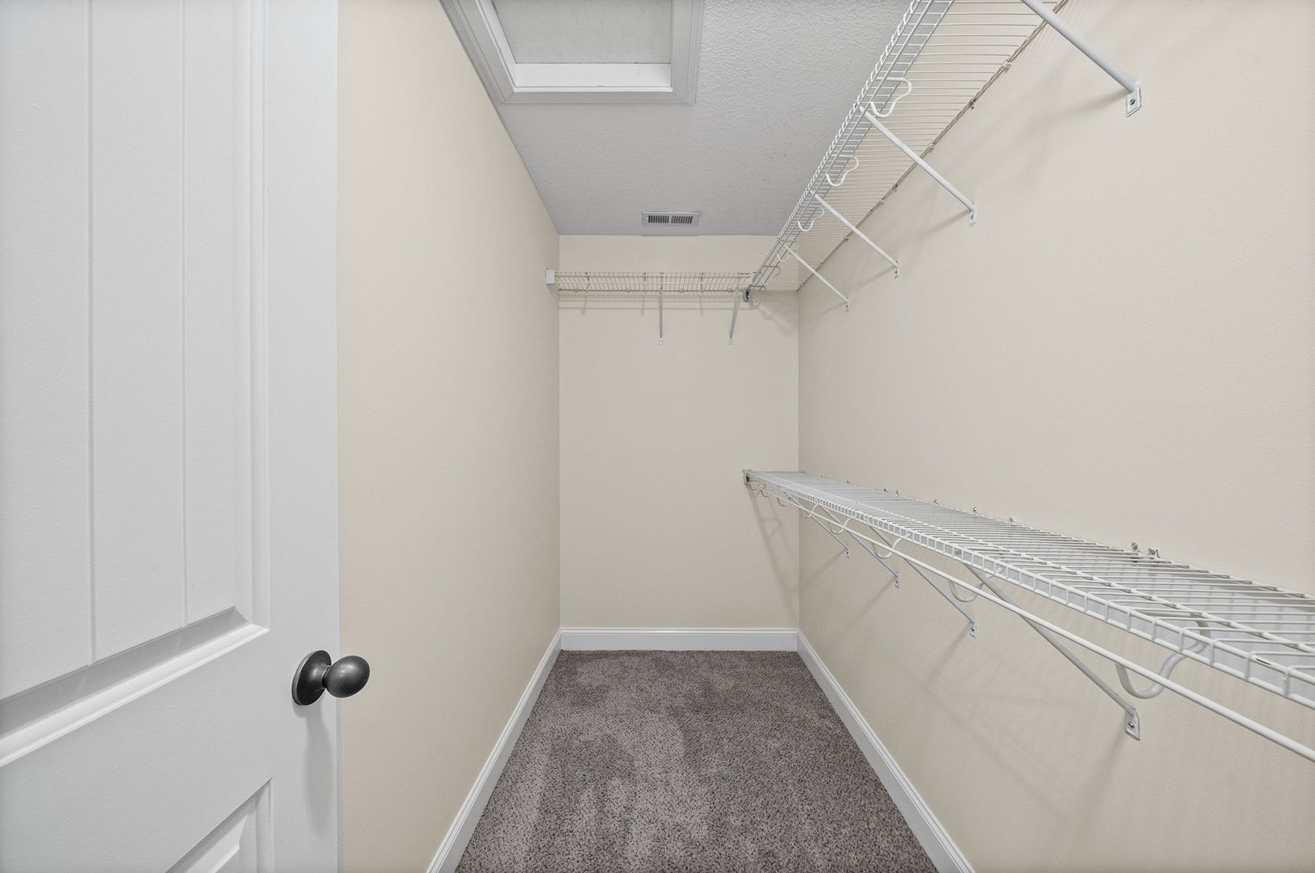 1761 Apache Way, Clarksville, TN 37042 1761 Apache Way, Clarksville, TN 37042