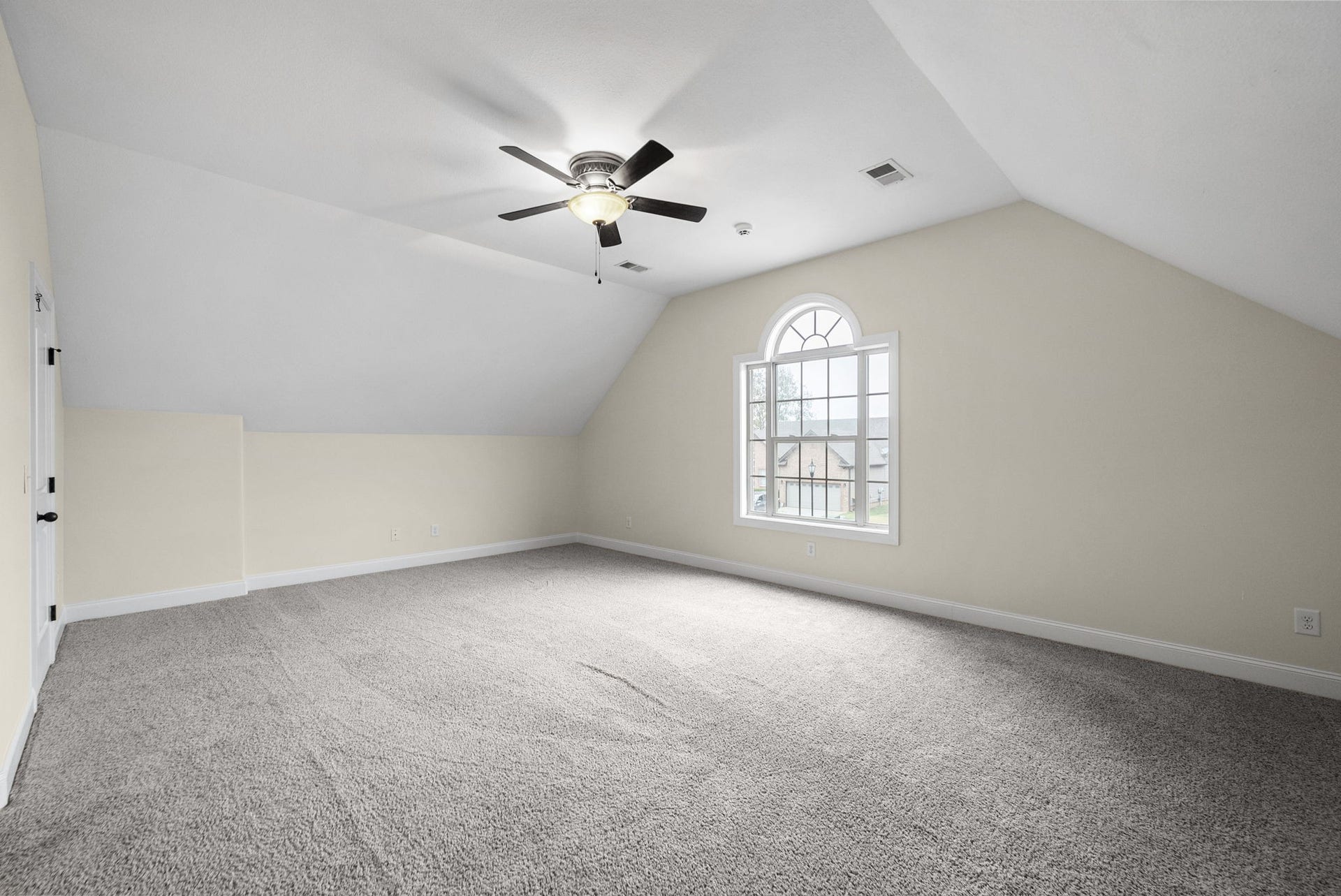 1761 Apache Way, Clarksville, TN 37042 1761 Apache Way, Clarksville, TN 37042